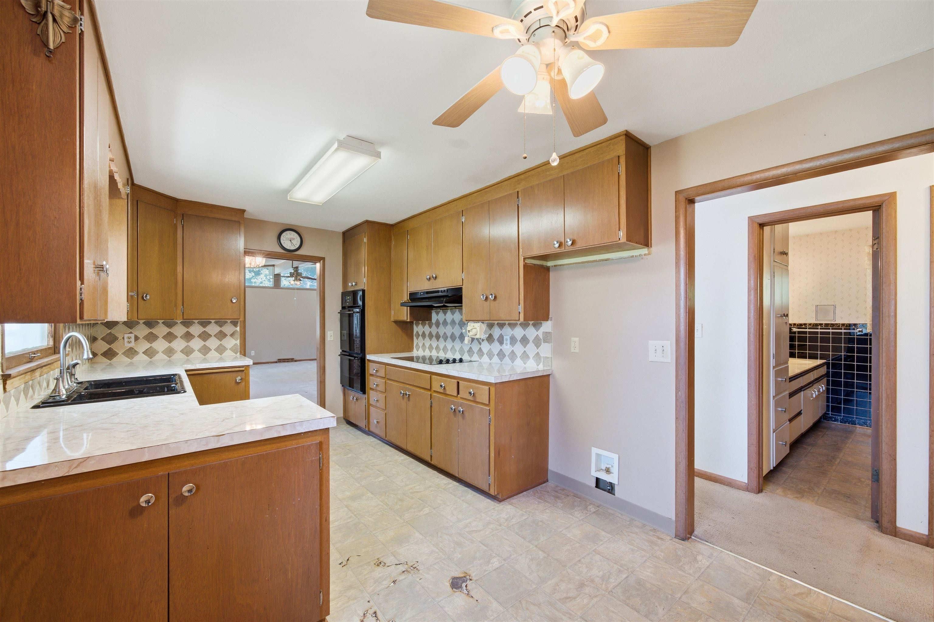 706 S Freeborn Property Photo 16