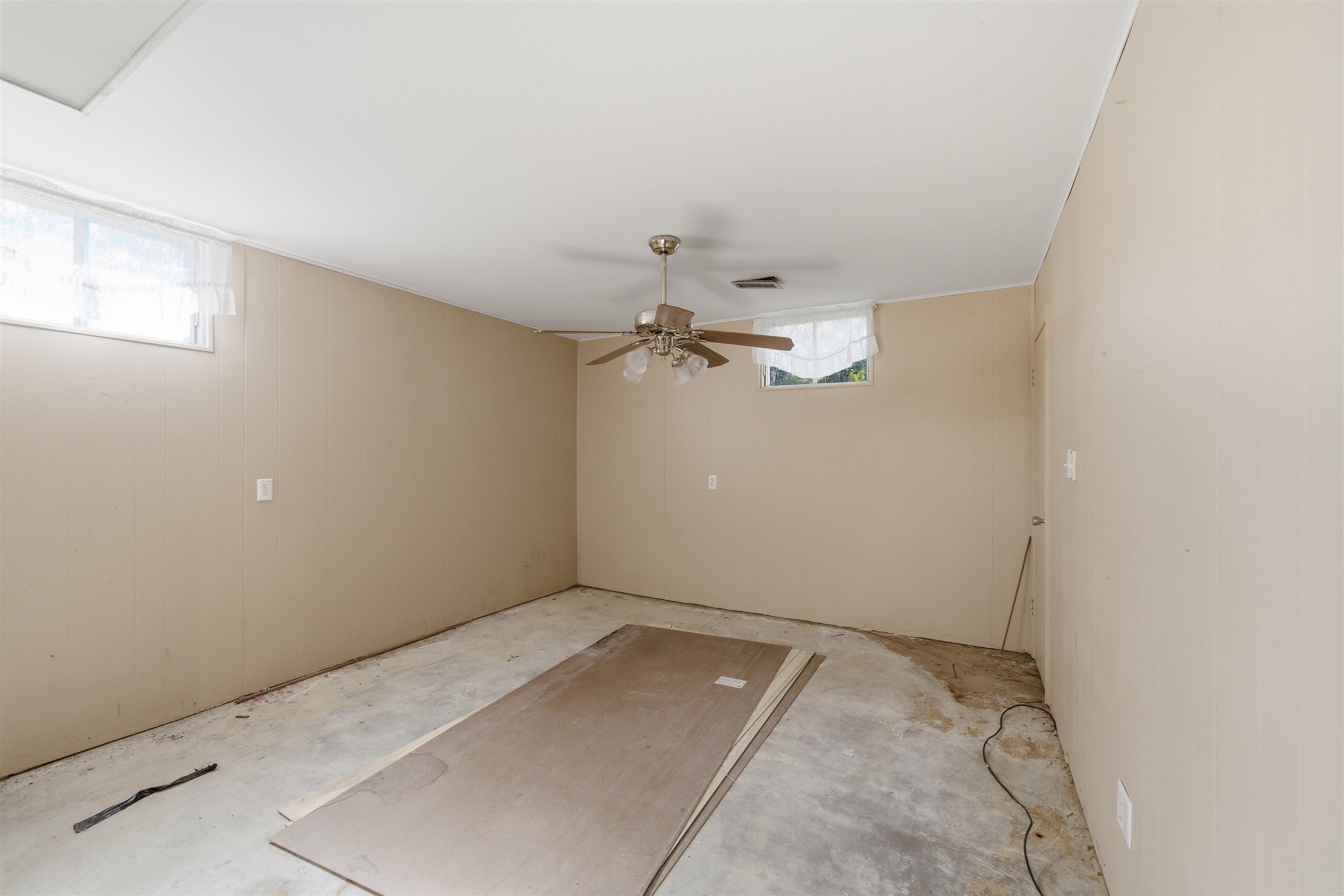 706 S Freeborn Property Photo 33