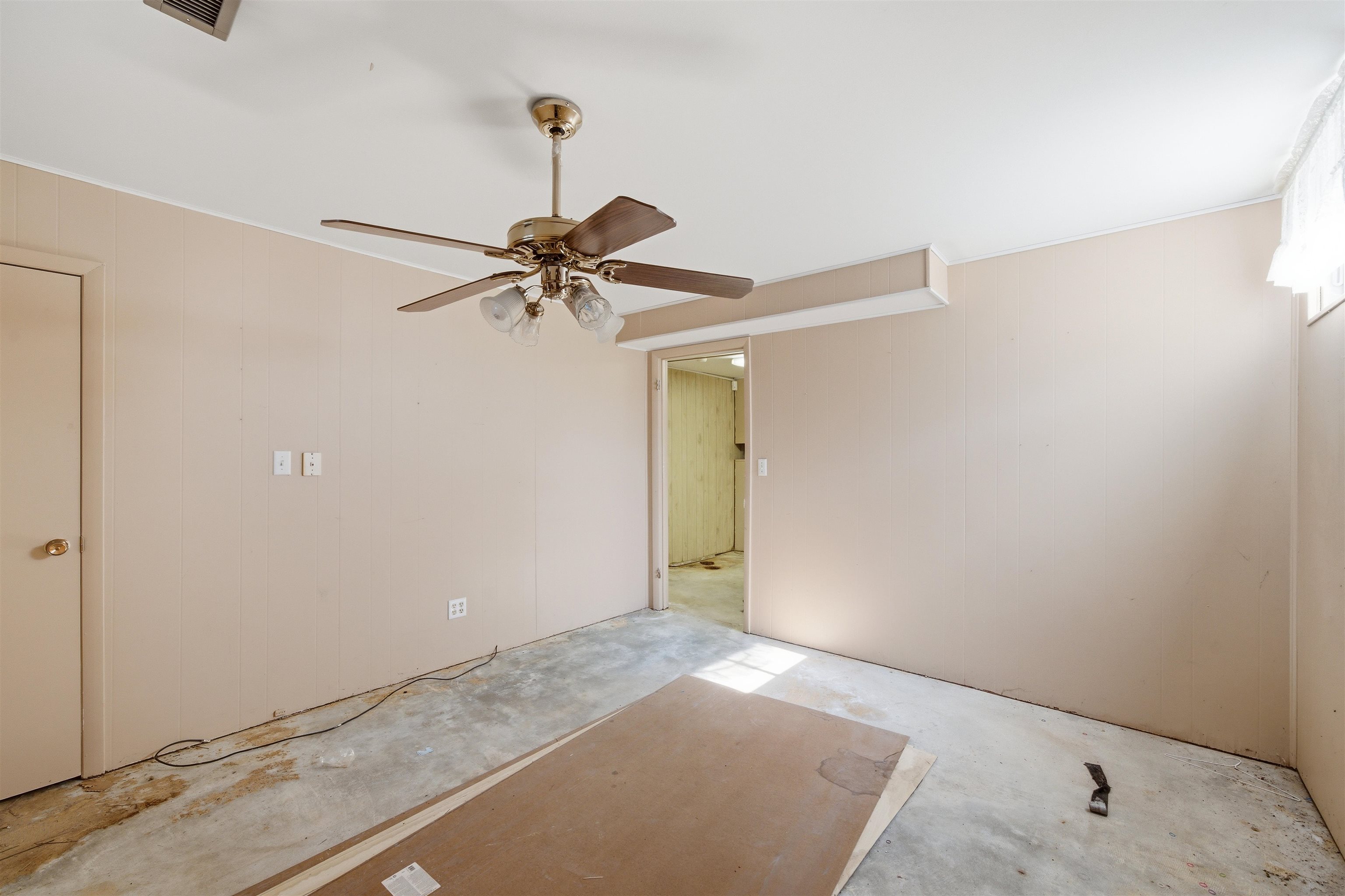 706 S Freeborn Property Photo 34