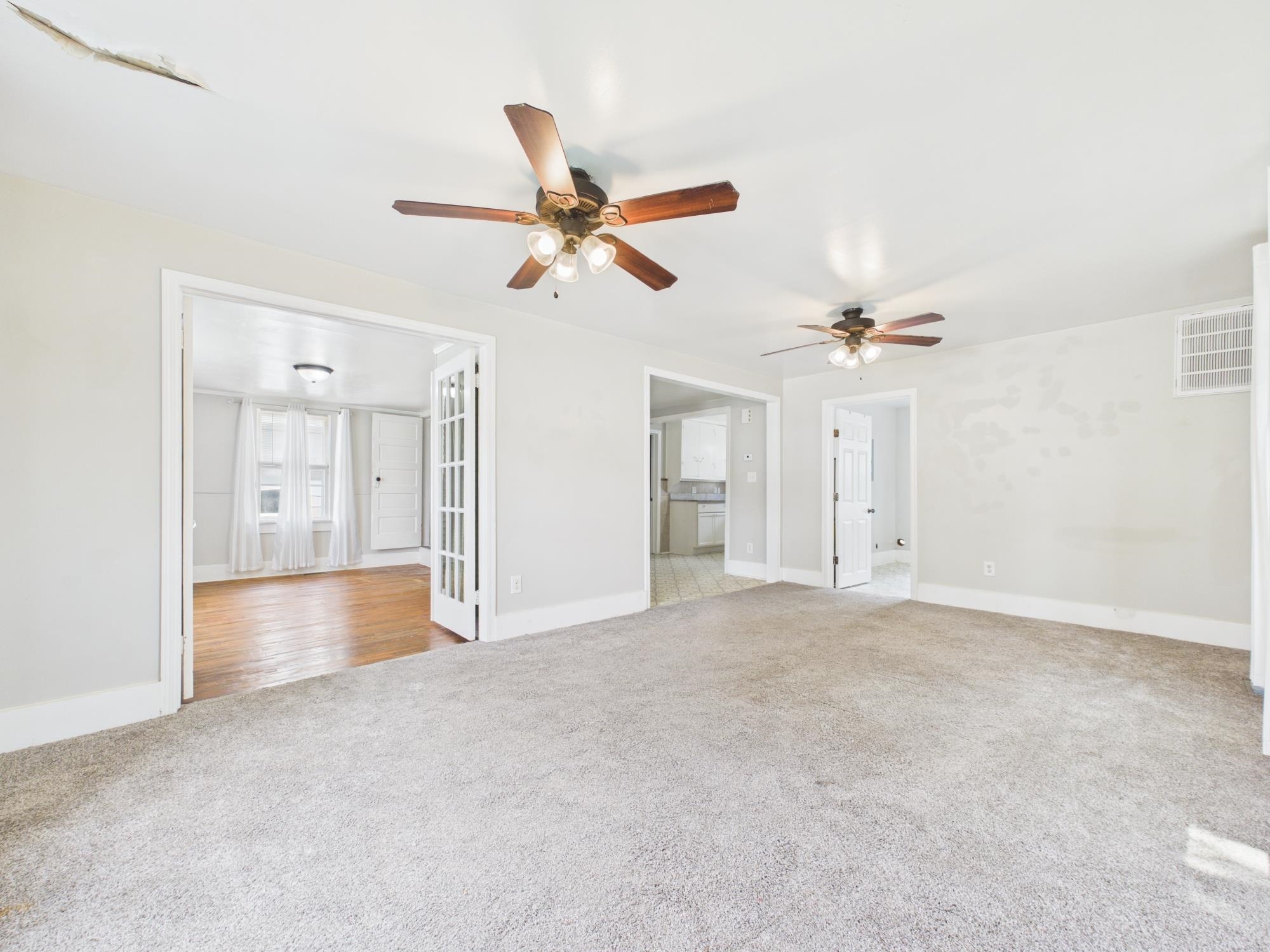 904 S Glenn Ave Property Photo 3