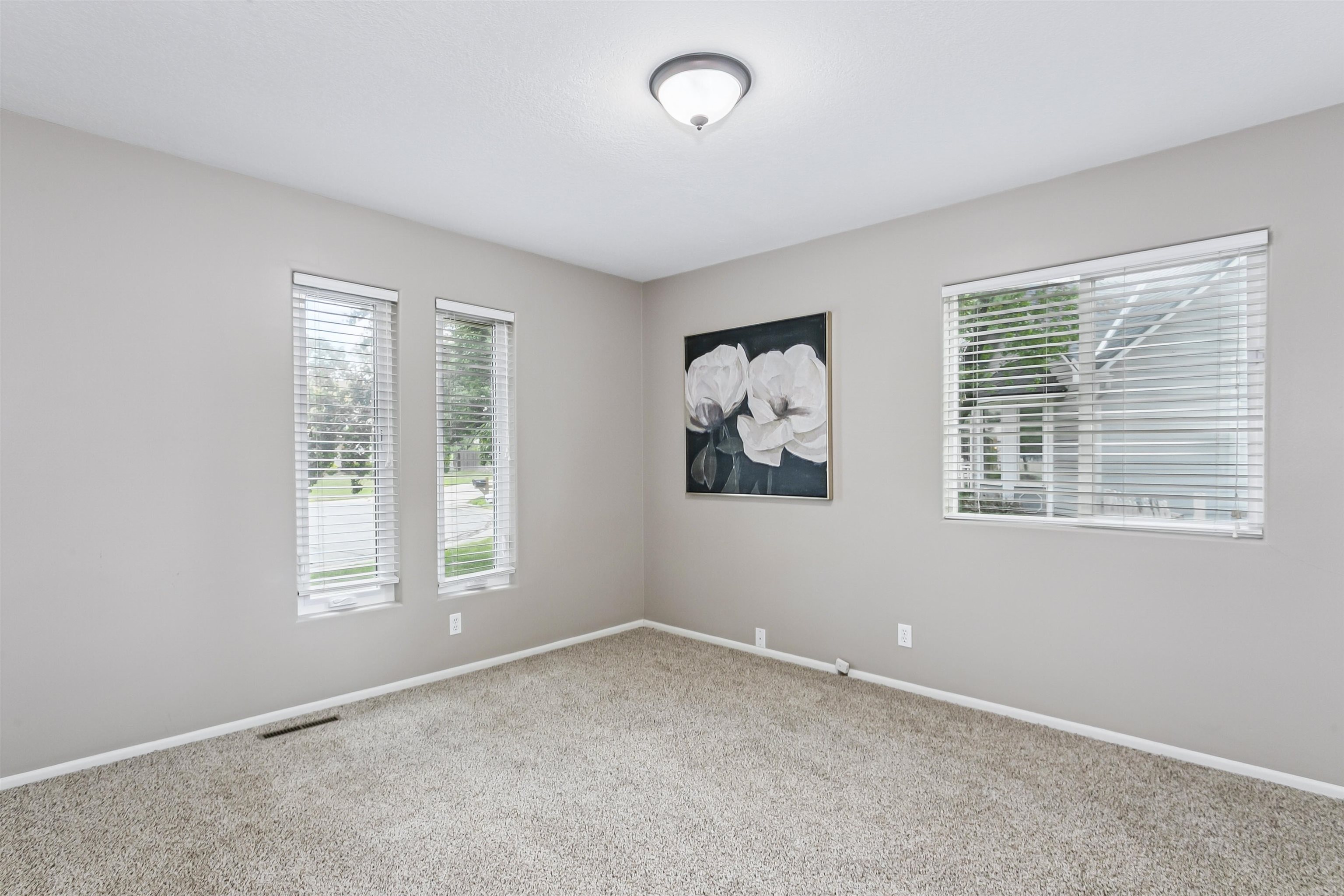 2432 N Rutland Ct Property Photo 18
