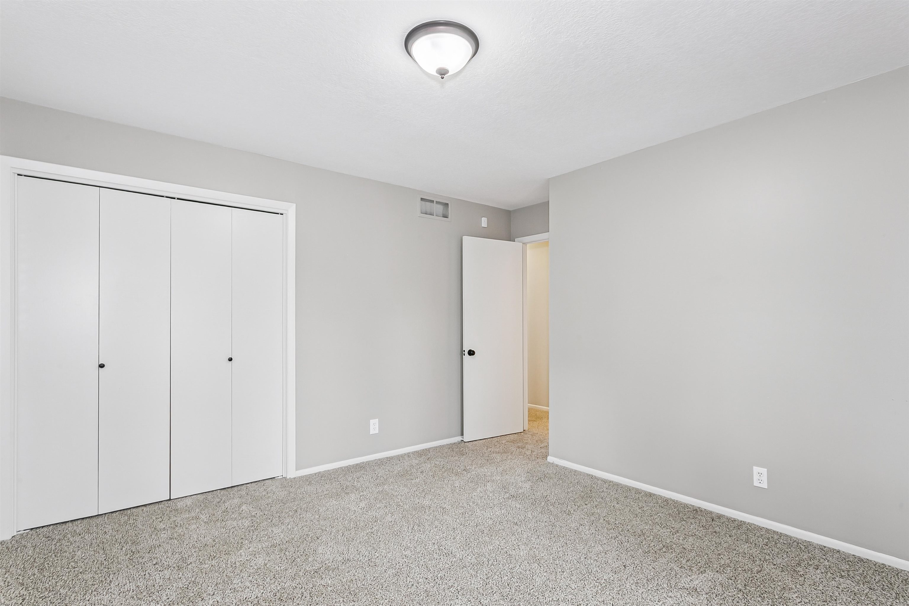 2432 N Rutland Ct Property Photo 19