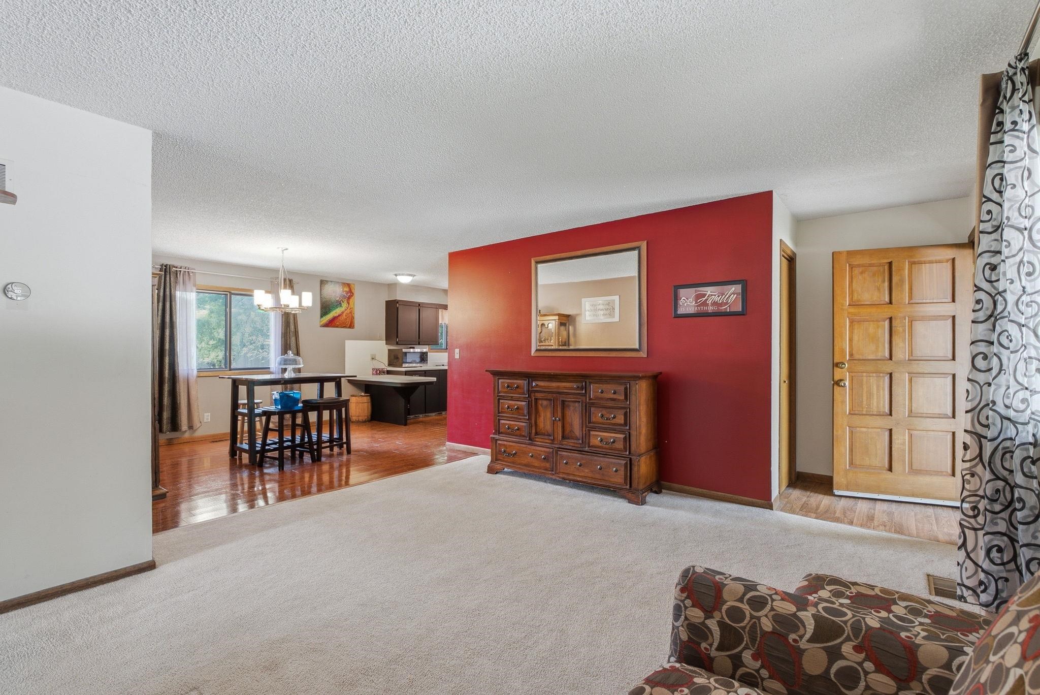 15 Sunset Drive Property Photo 8