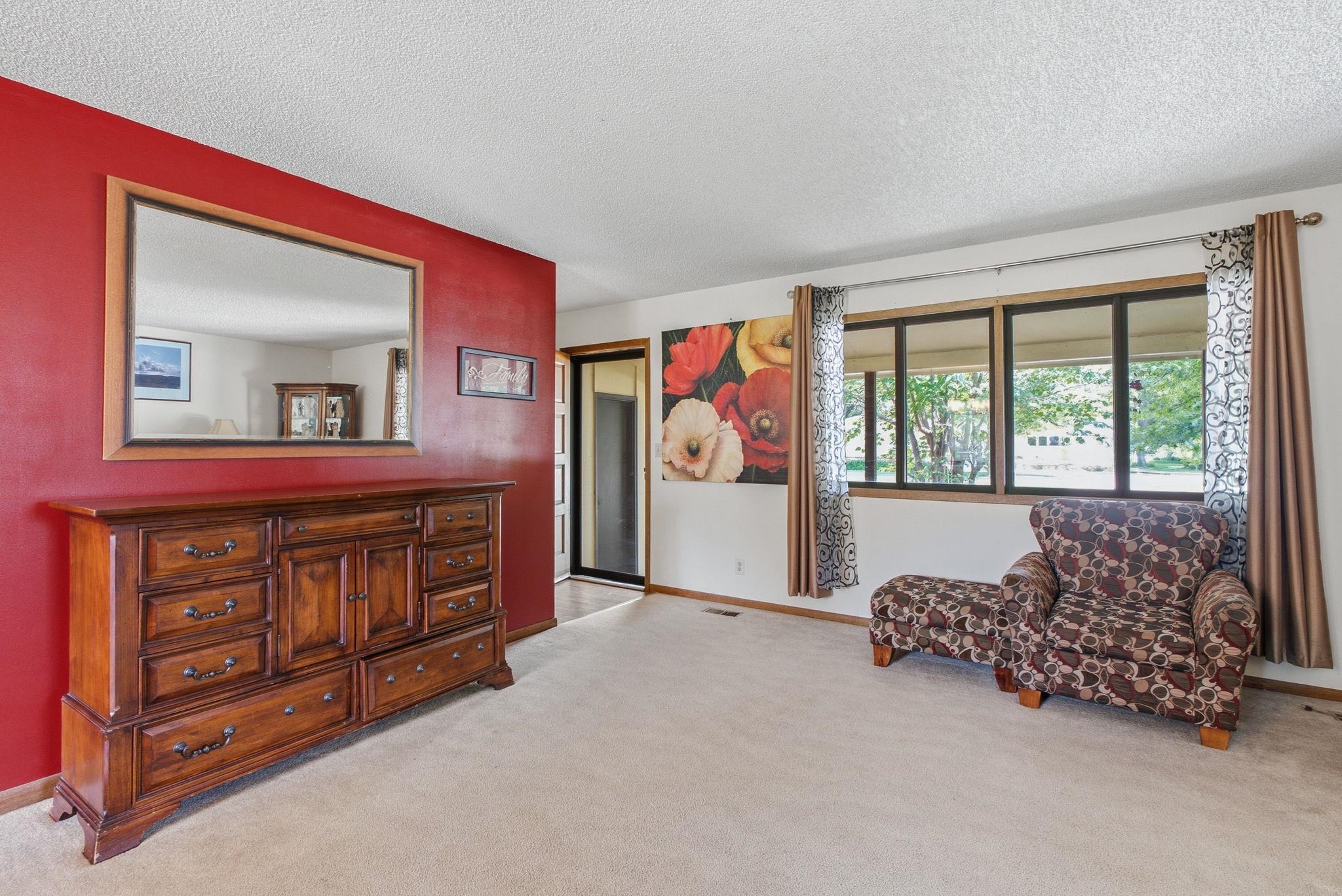 15 Sunset Drive Property Photo 9