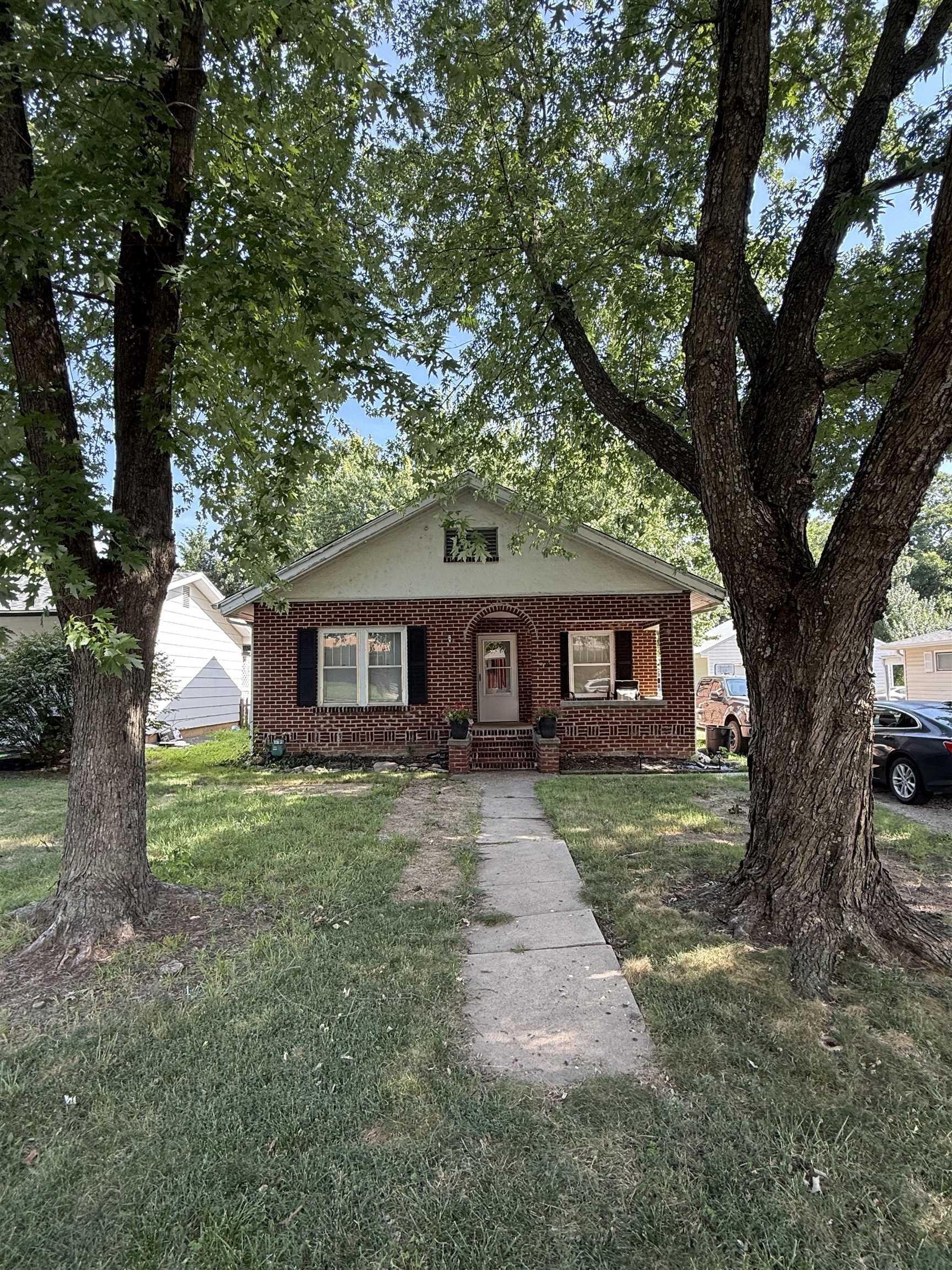 1319 E 12th Ave Property Photo 5