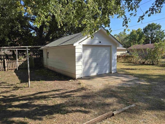 1319 E 12th Ave Property Photo 33