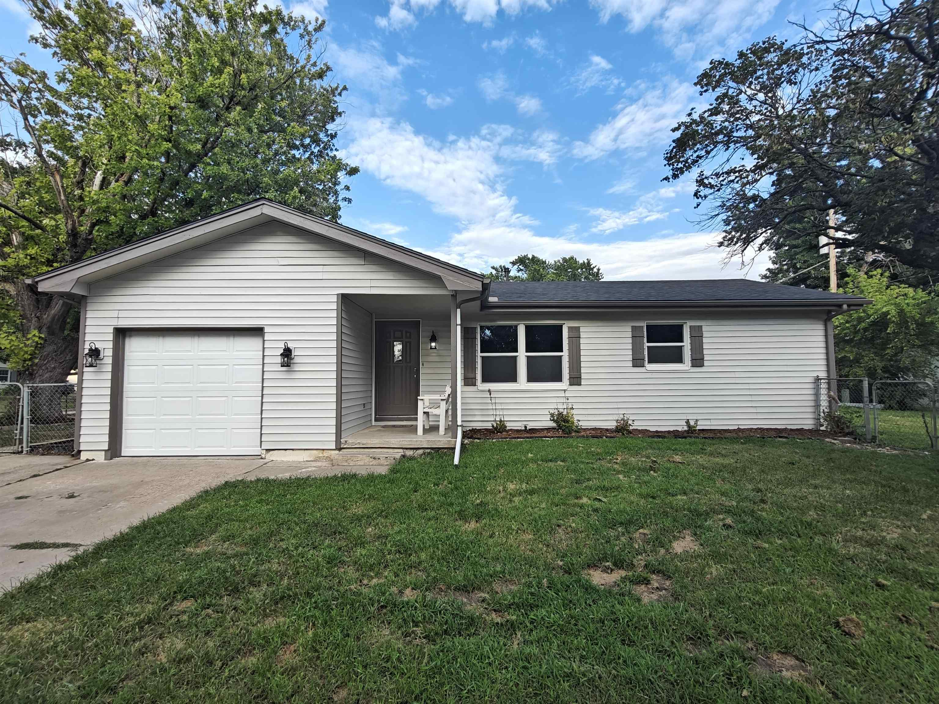 3568 S Downtain Property Photo 1