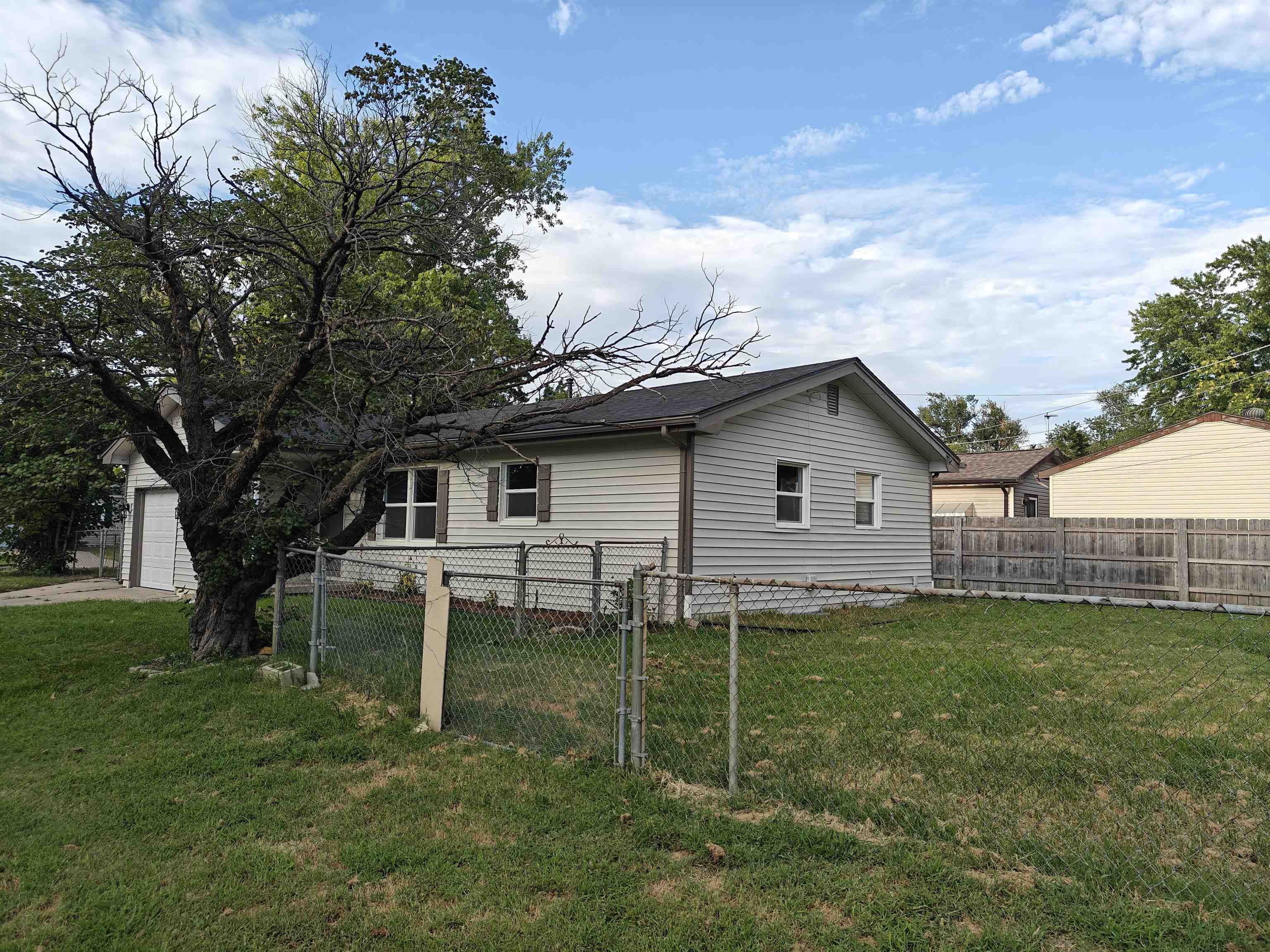 3568 S Downtain Property Photo 2