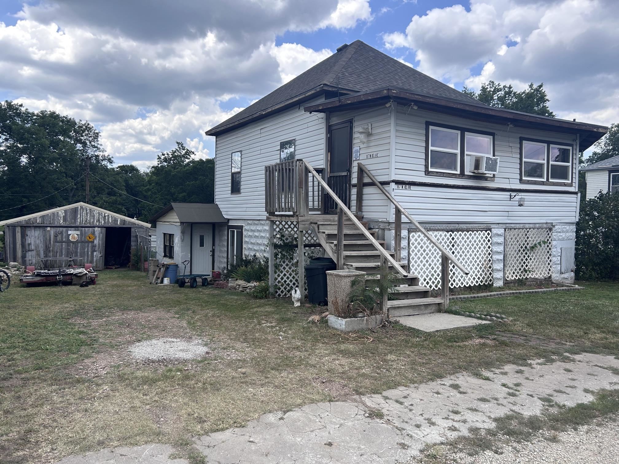 107 N Olive St Property Photo 1