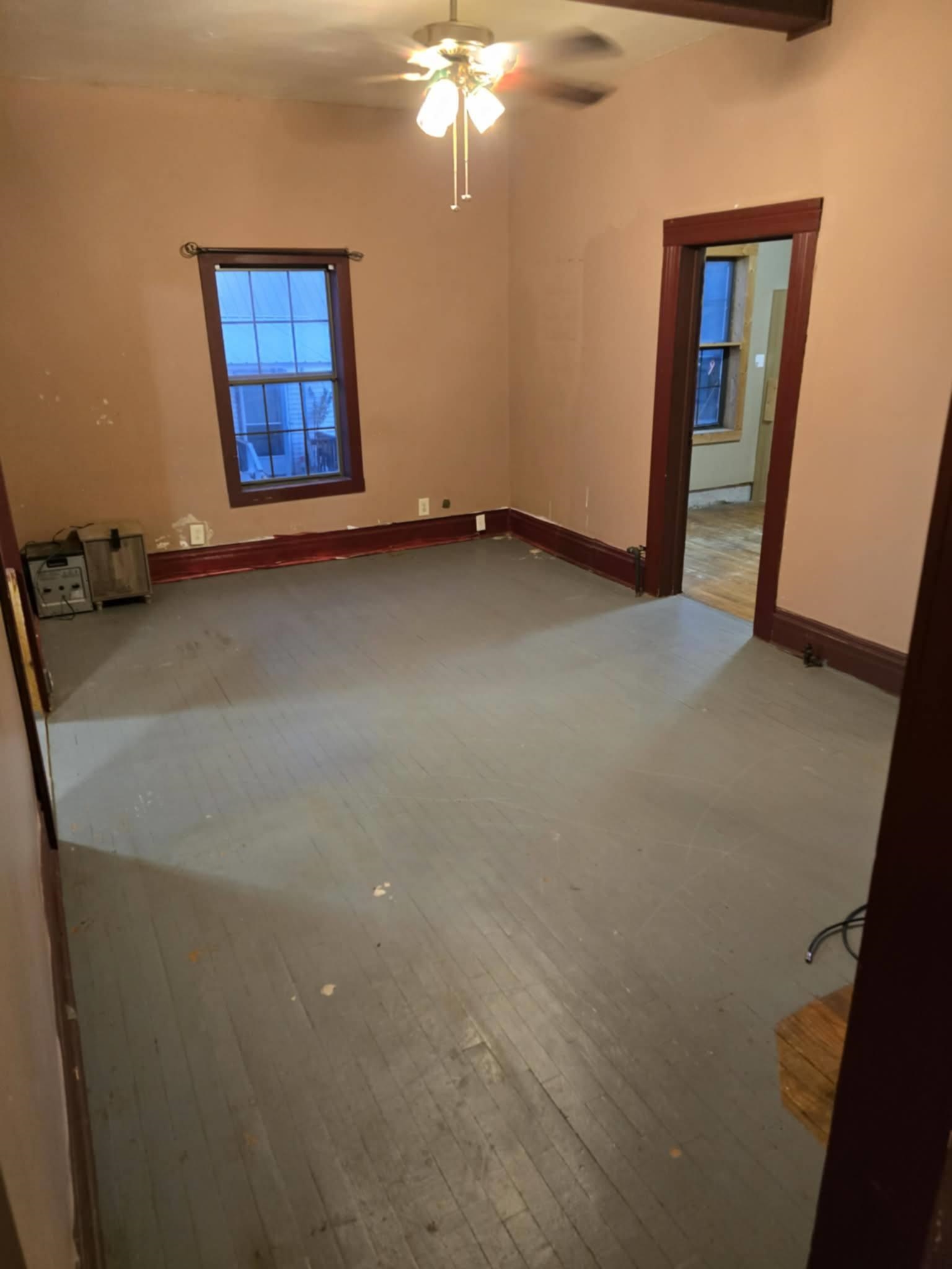 107 N Olive St Property Photo 5