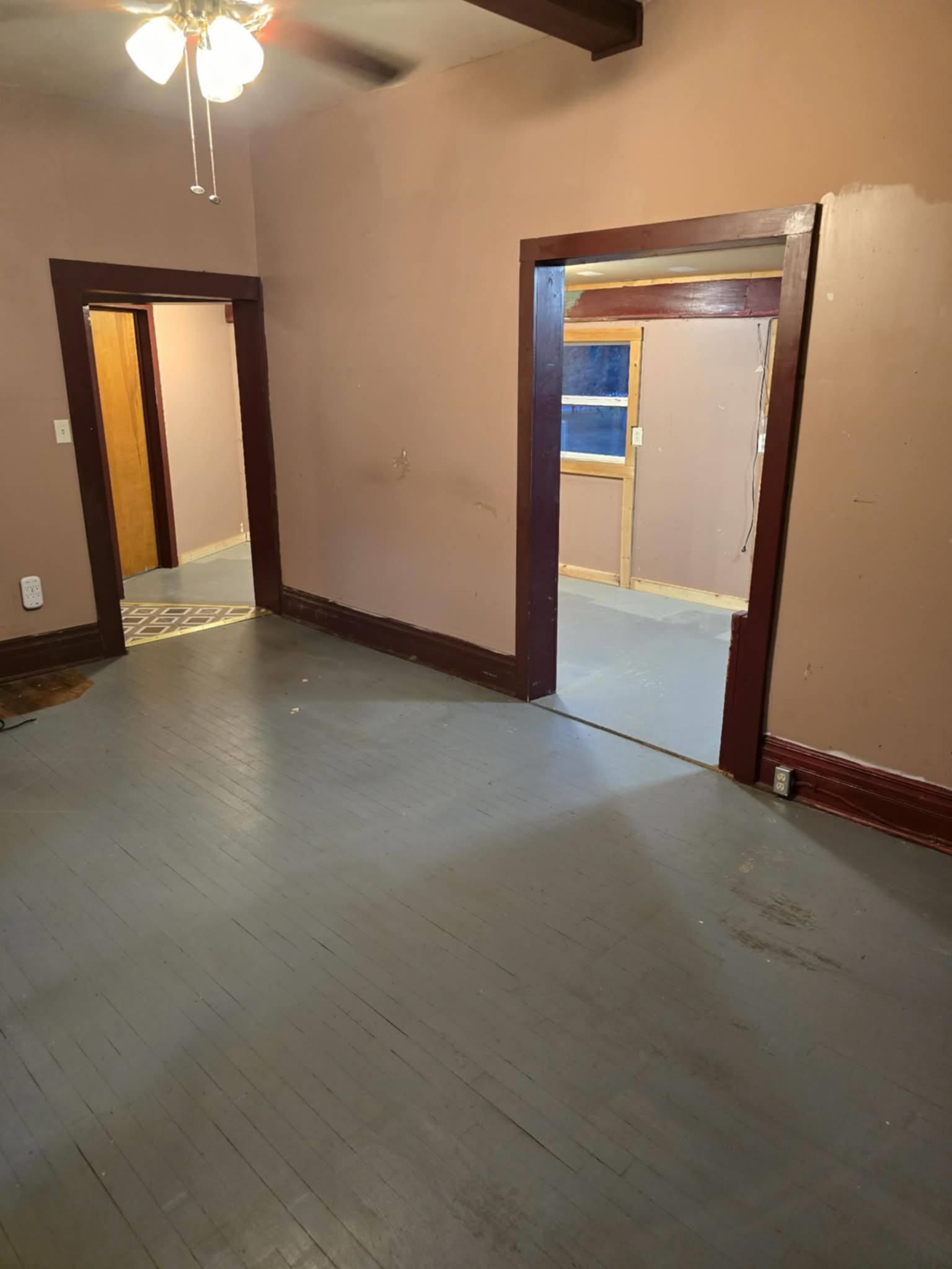 107 N Olive St Property Photo 6
