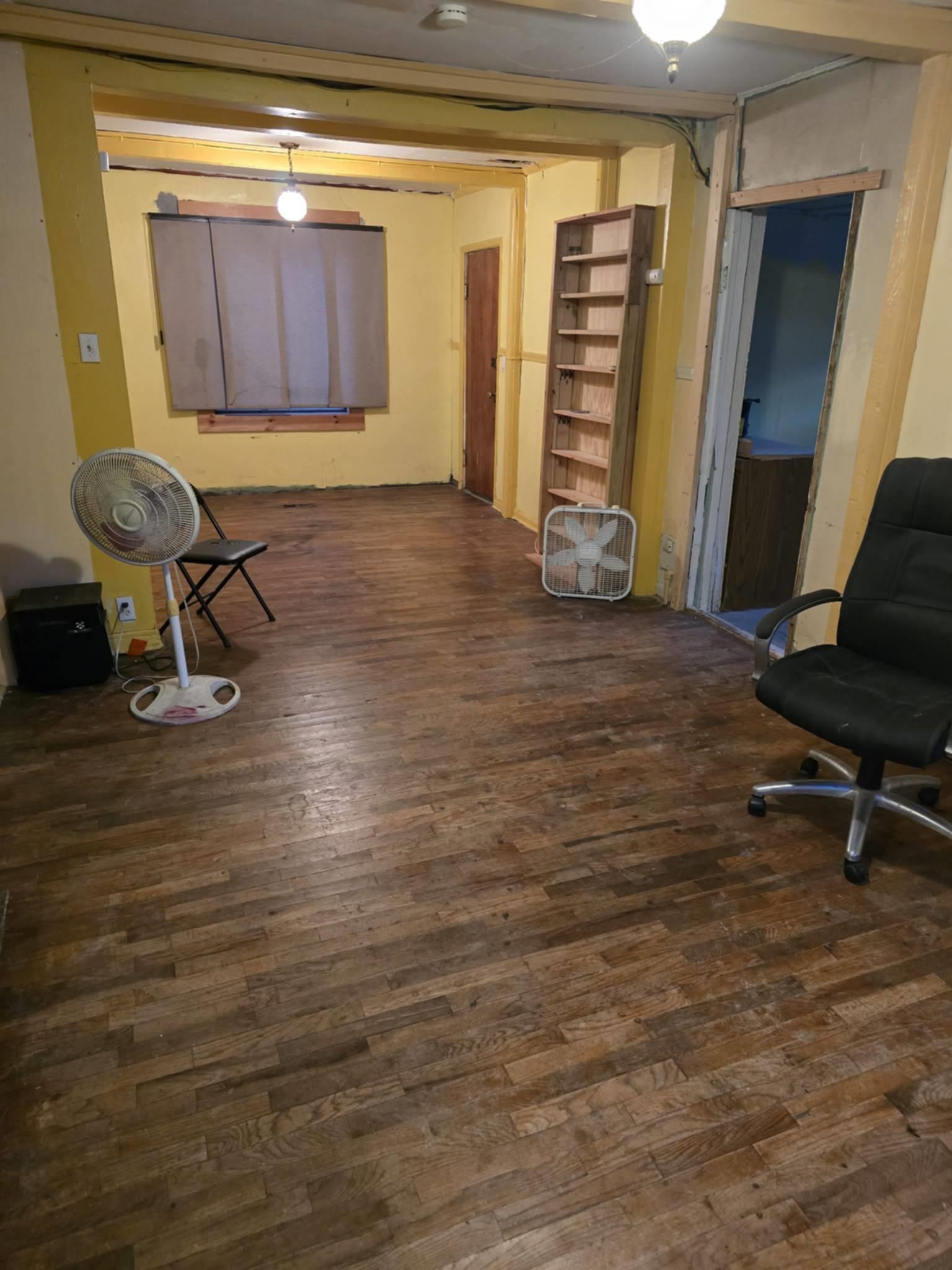107 N Olive St Property Photo 7