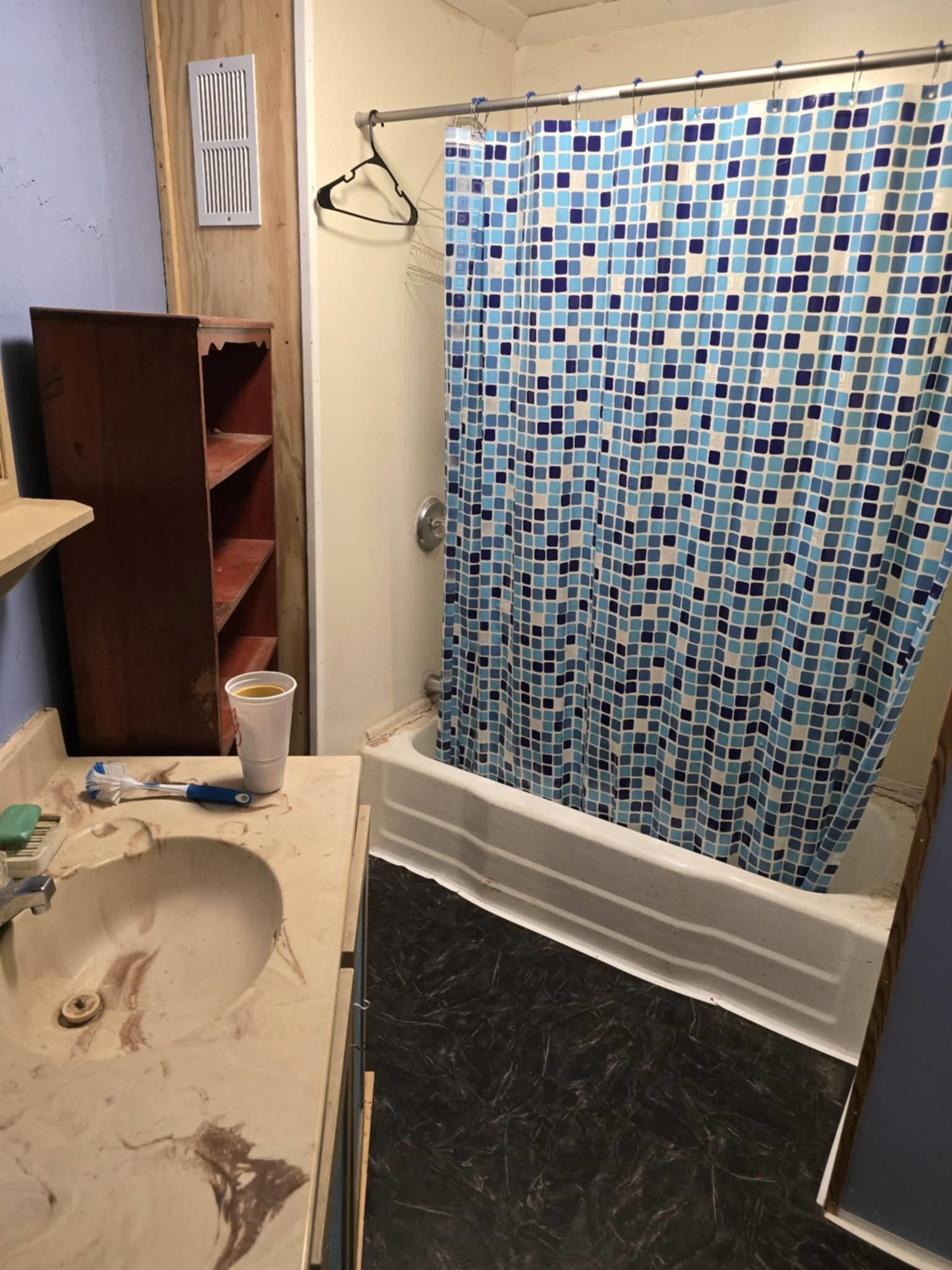 107 N Olive St Property Photo 14