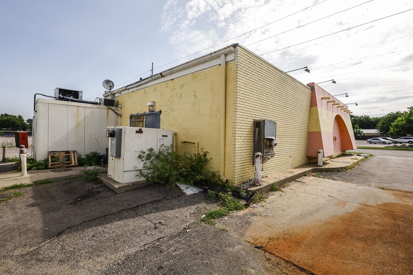 1555 S Bluffview Property Photo 19
