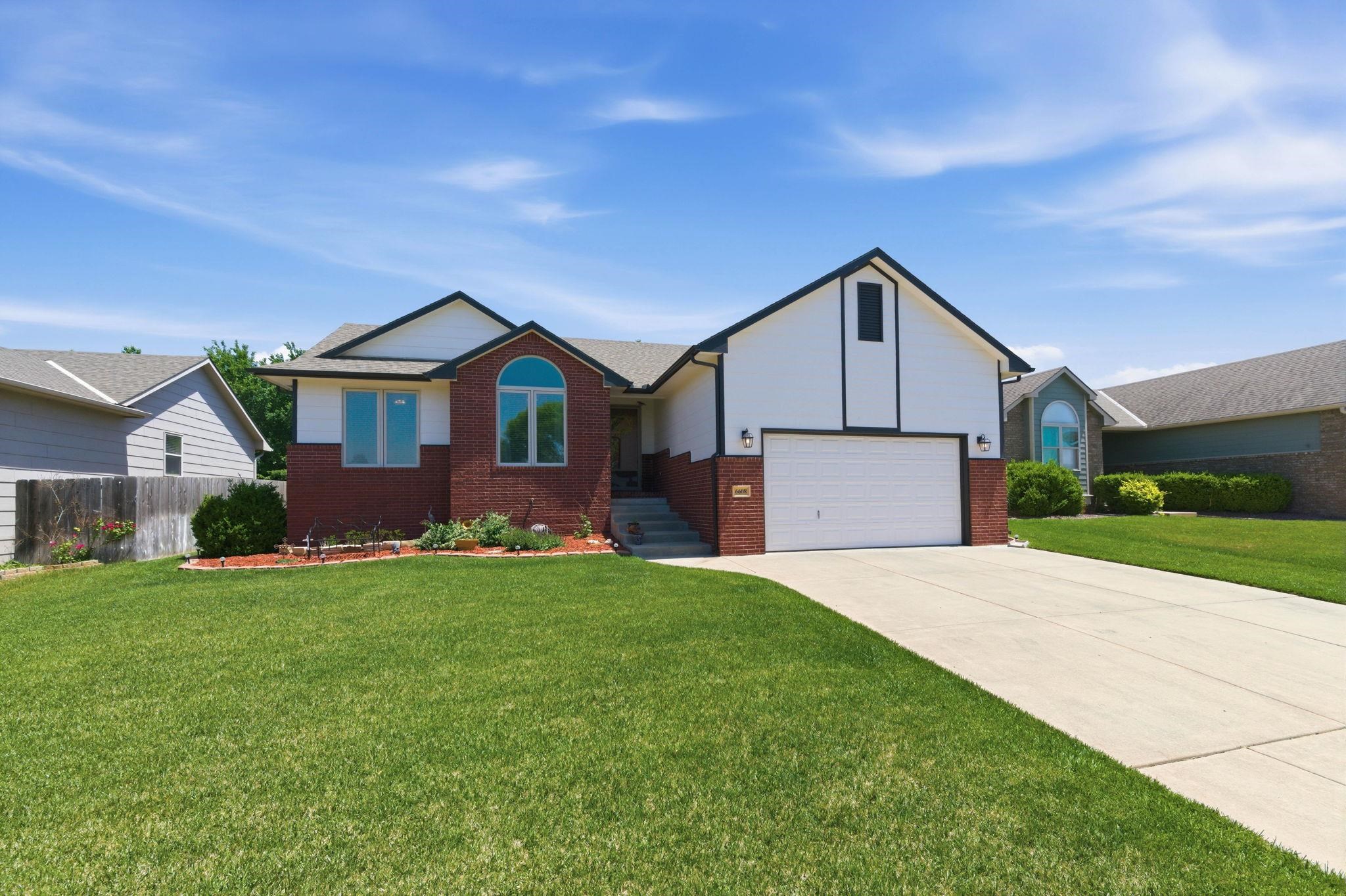 6608 N Upchurch Property Photo 3