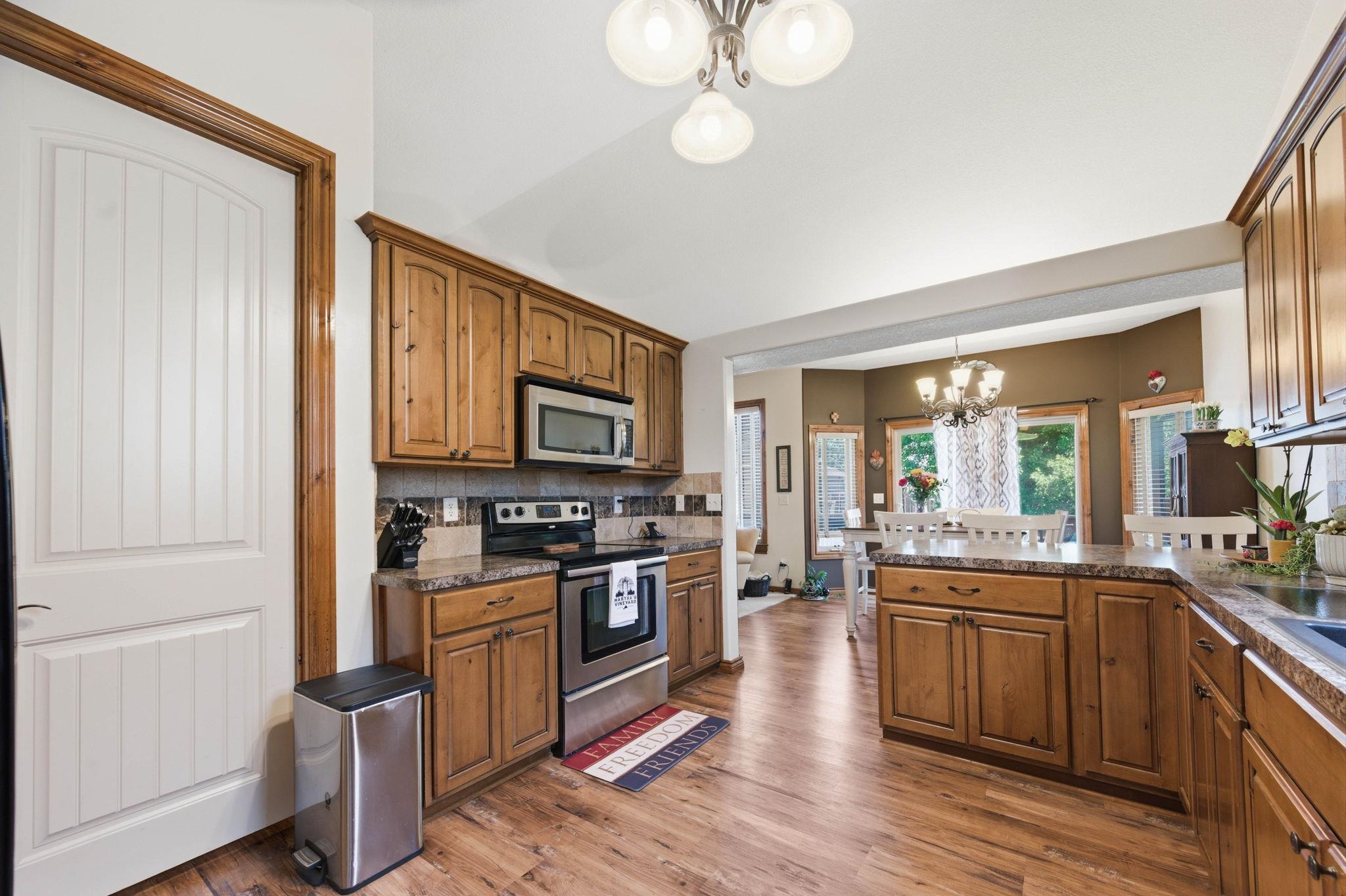 6608 N Upchurch Property Photo 10