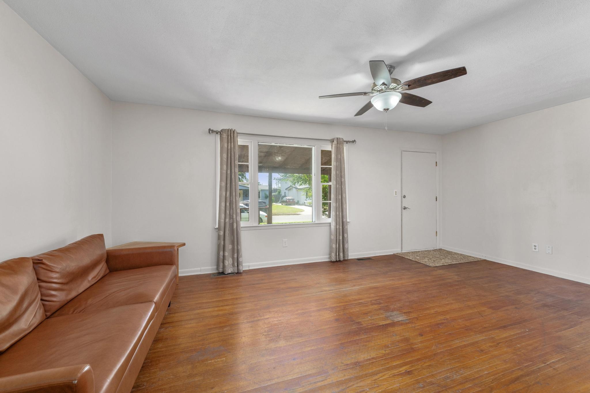 2357 S Walnut St Property Photo 8