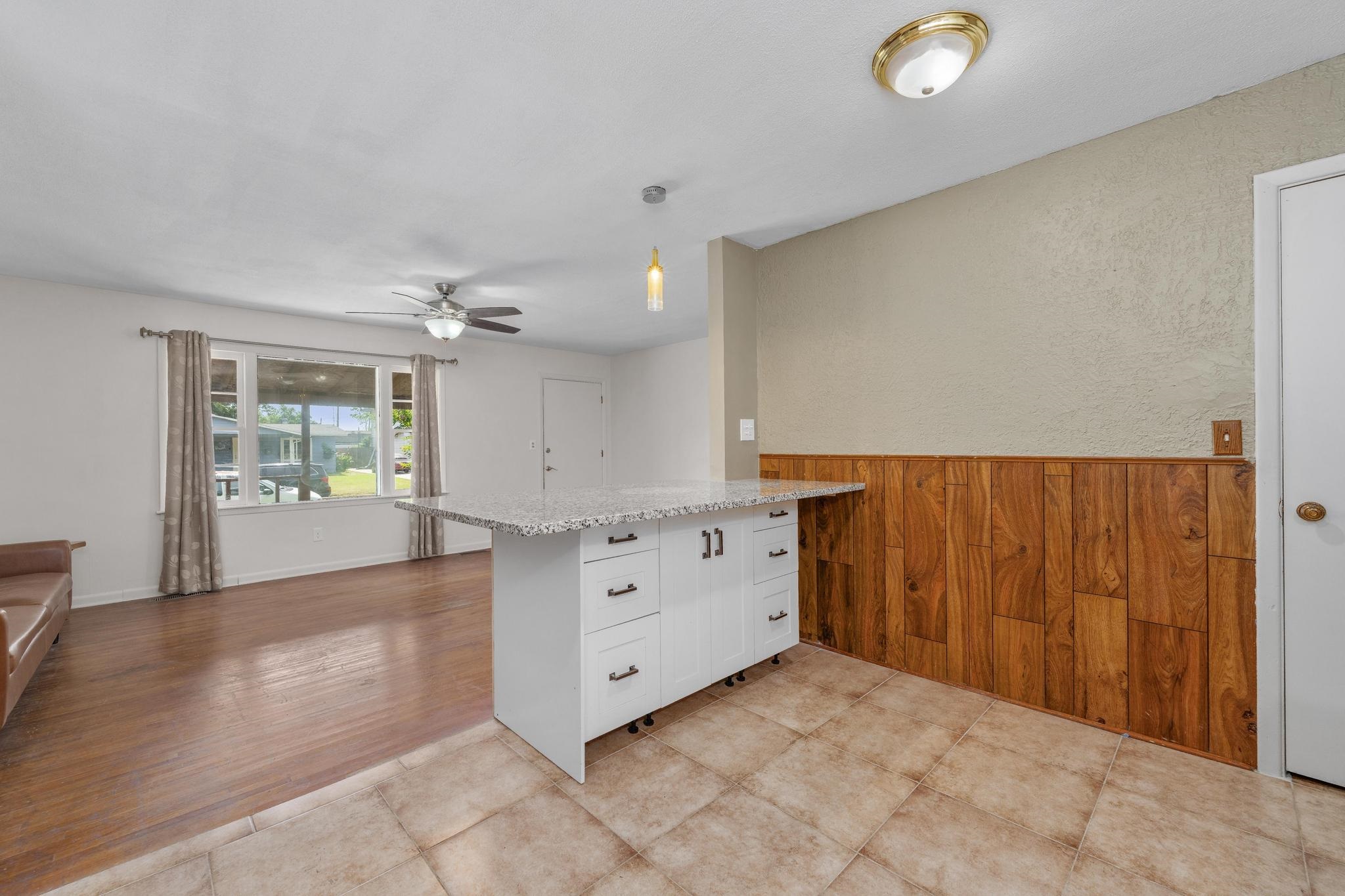 2357 S Walnut St Property Photo 12