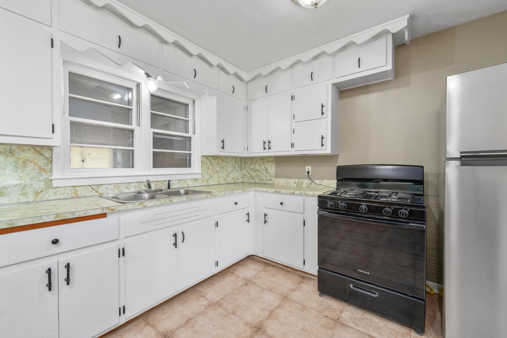 2357 S Walnut St Property Photo 15