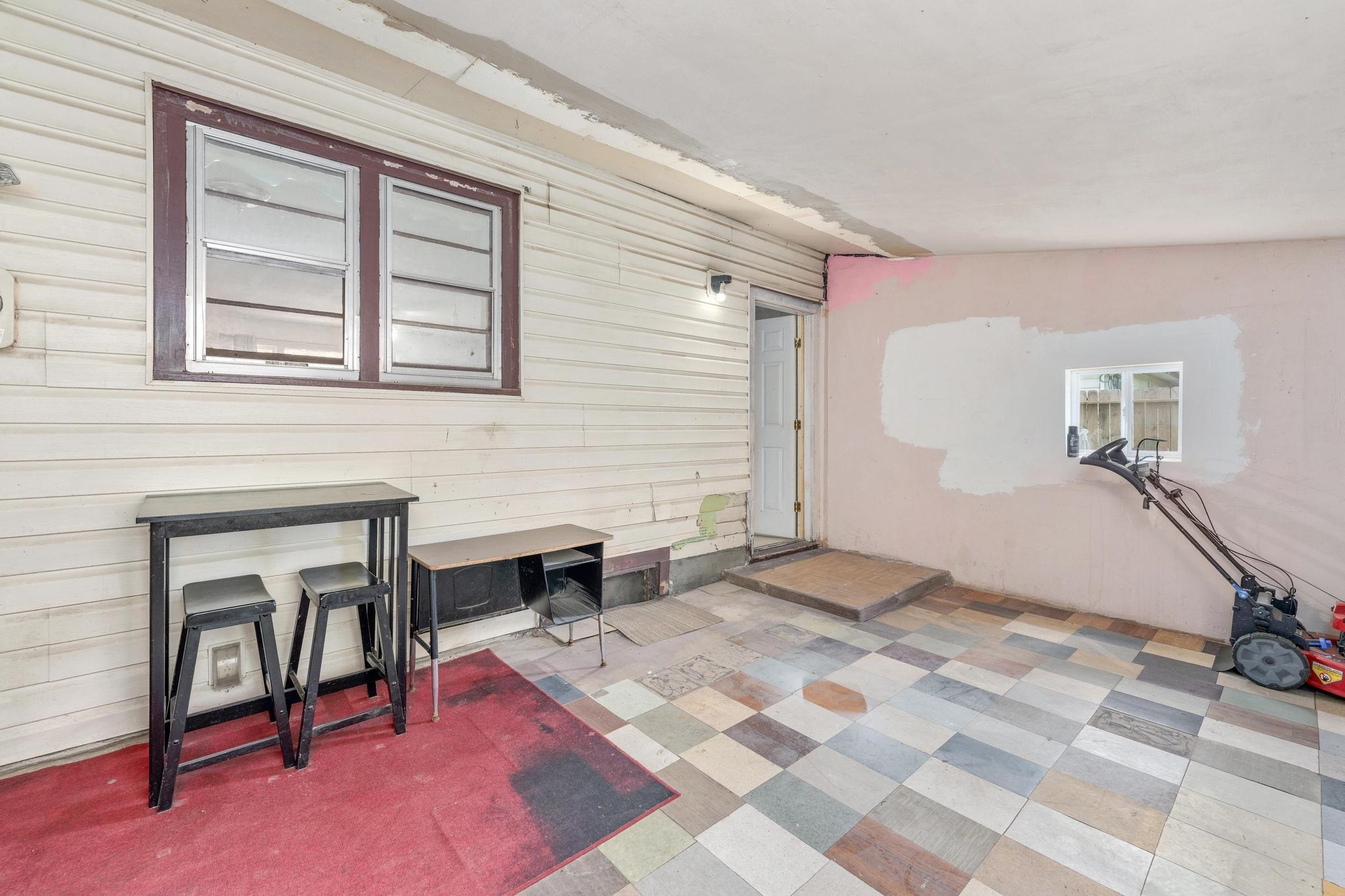 2357 S Walnut St Property Photo 22