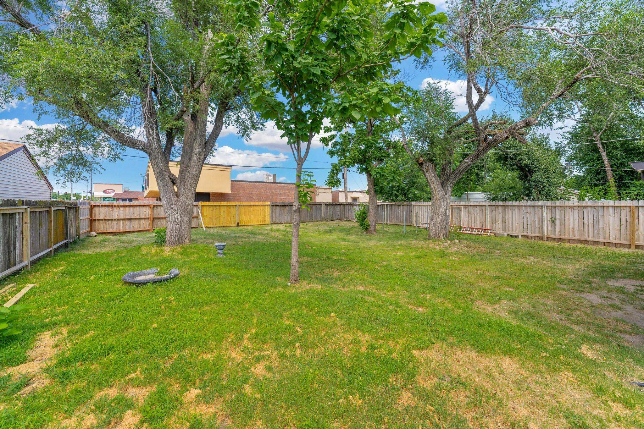 2357 S Walnut St Property Photo 25