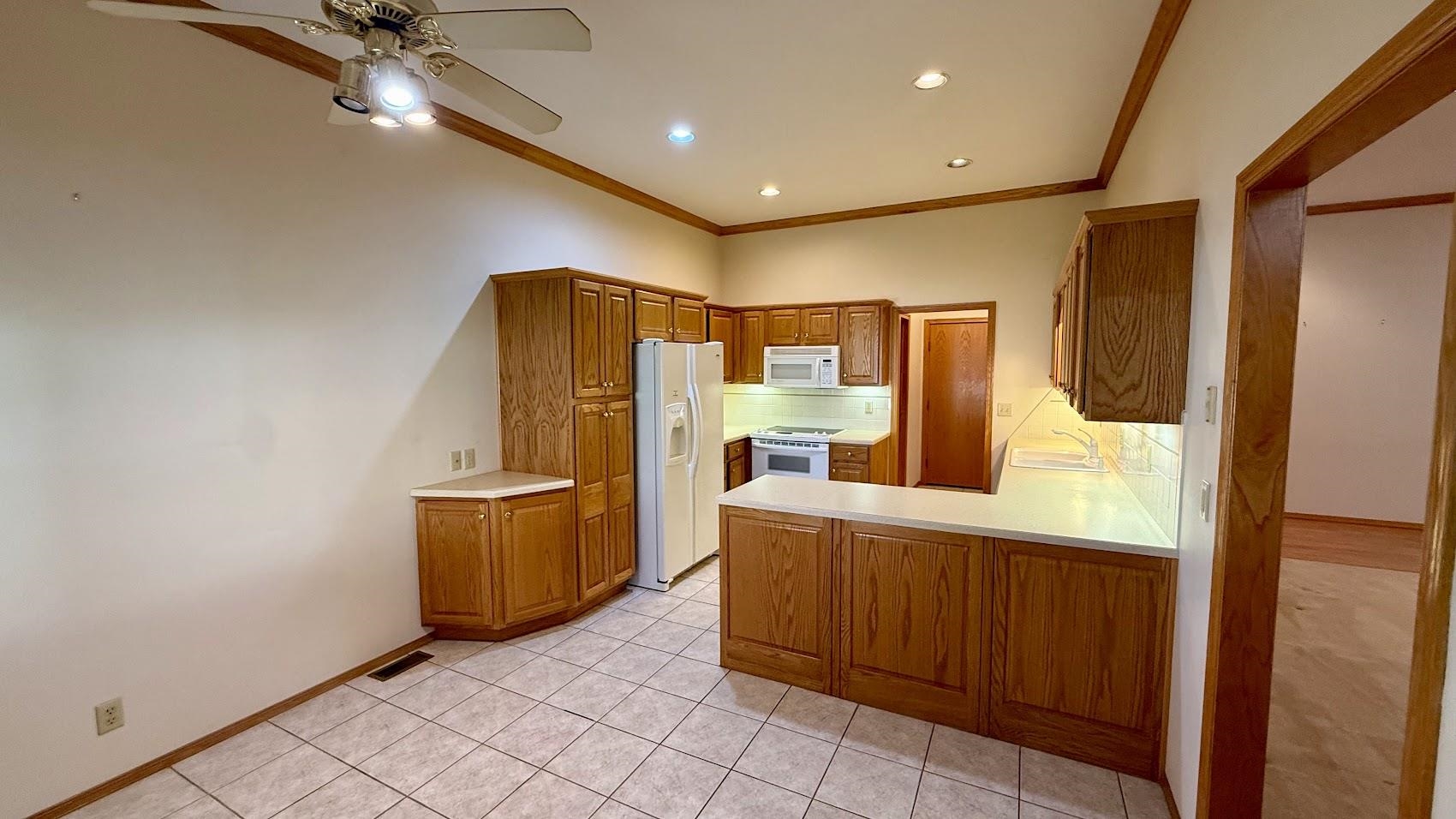 1770 N Country Club Rd #9 Property Photo 2