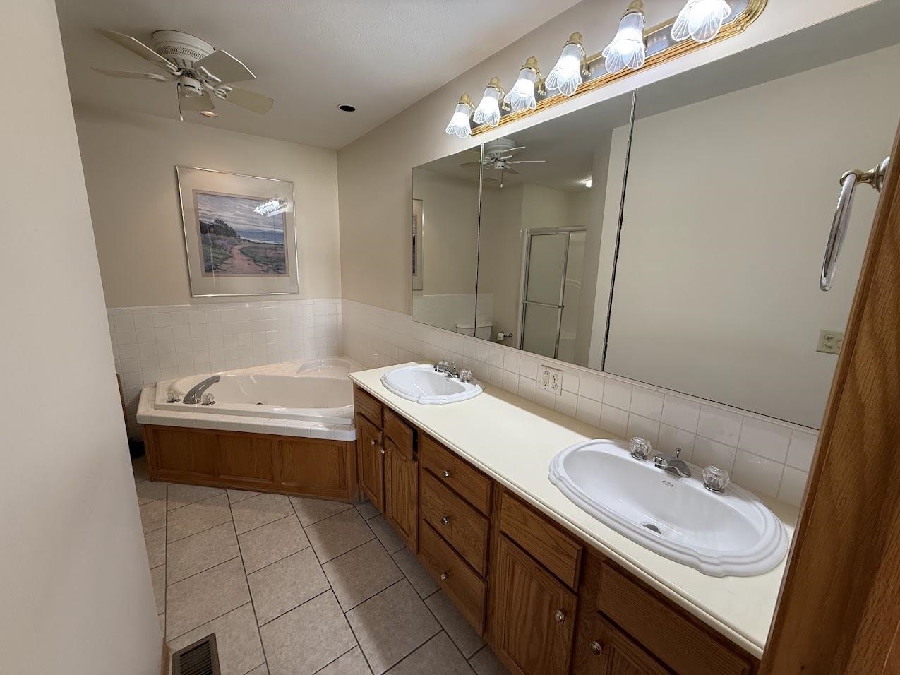 1770 N Country Club Rd #9 Property Photo 12