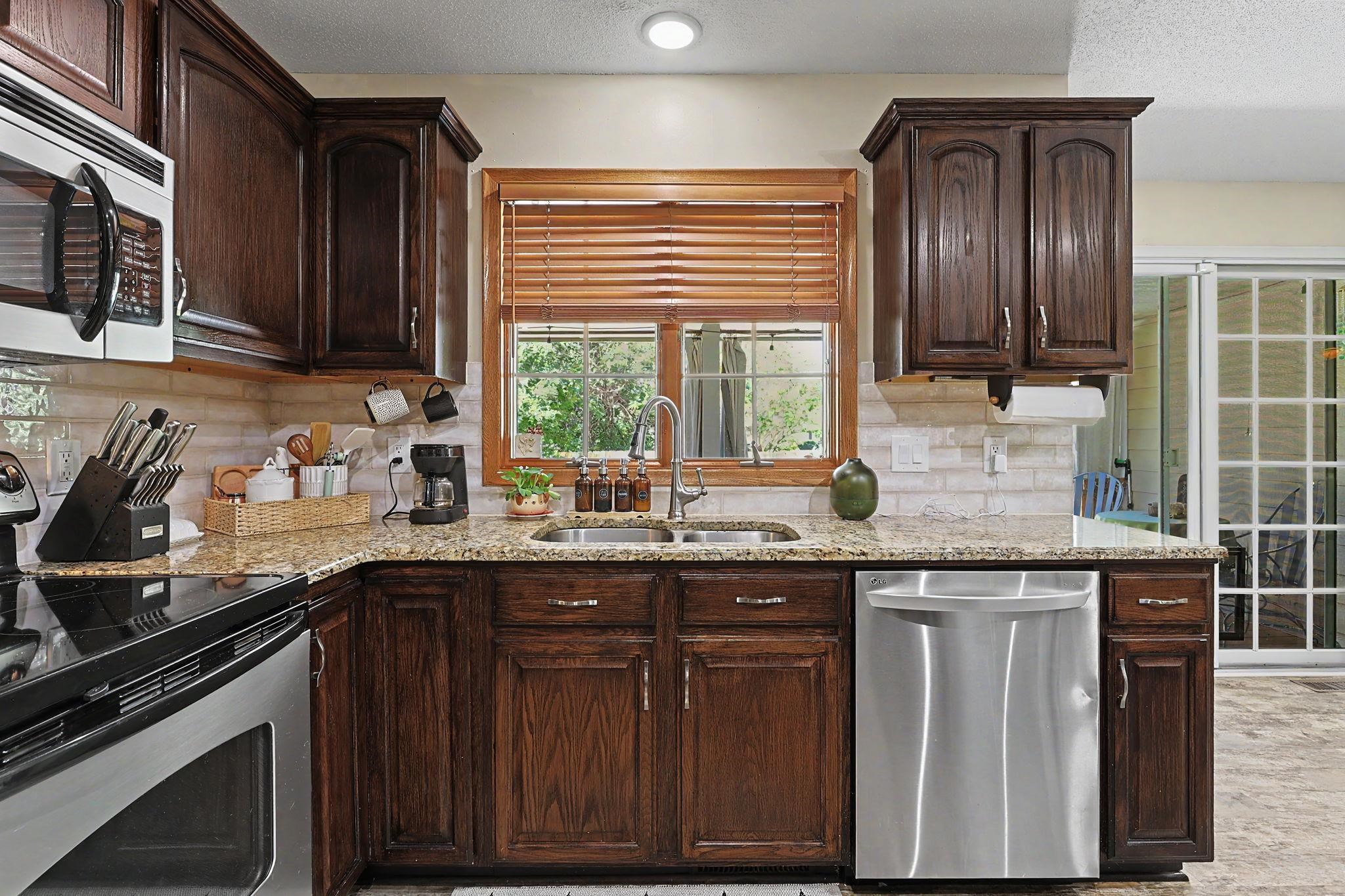 525 Stone Creek Dr Property Photo 11