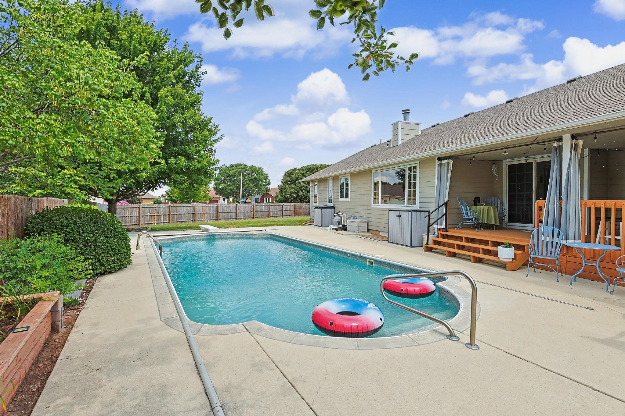 525 Stone Creek Dr Property Photo 30
