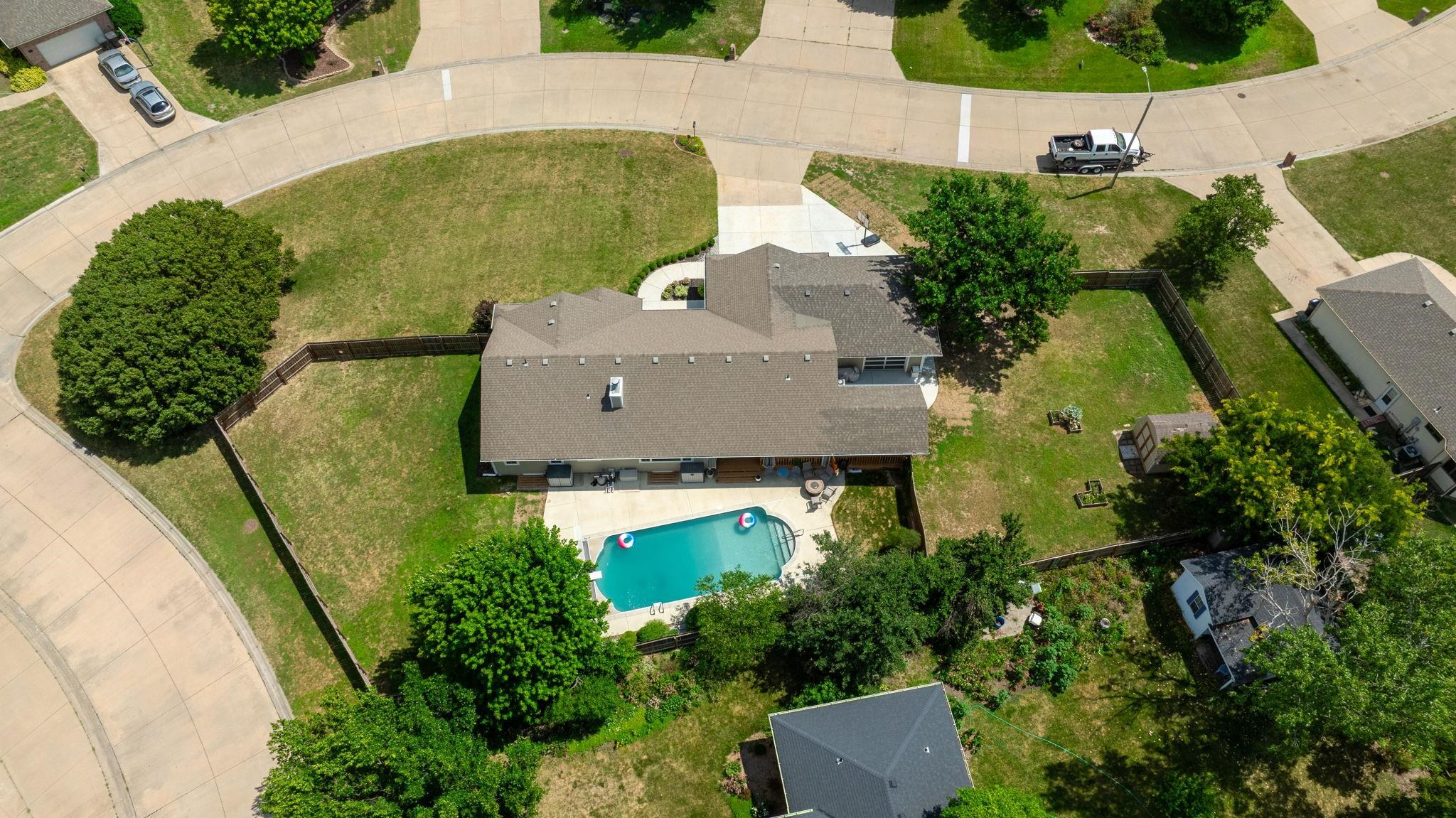 525 Stone Creek Dr Property Photo 34