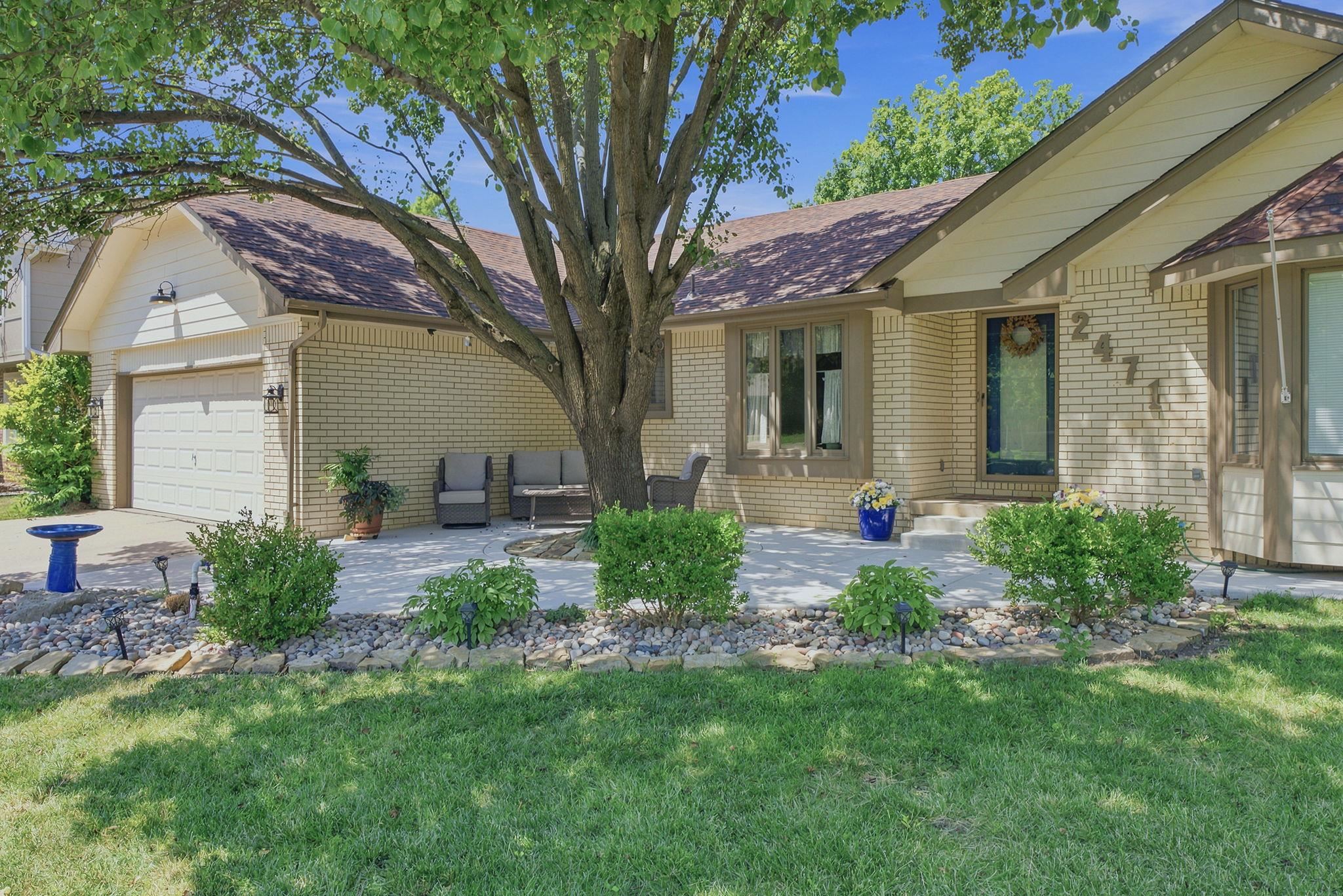 2471 N Winstead Cir Property Photo 3