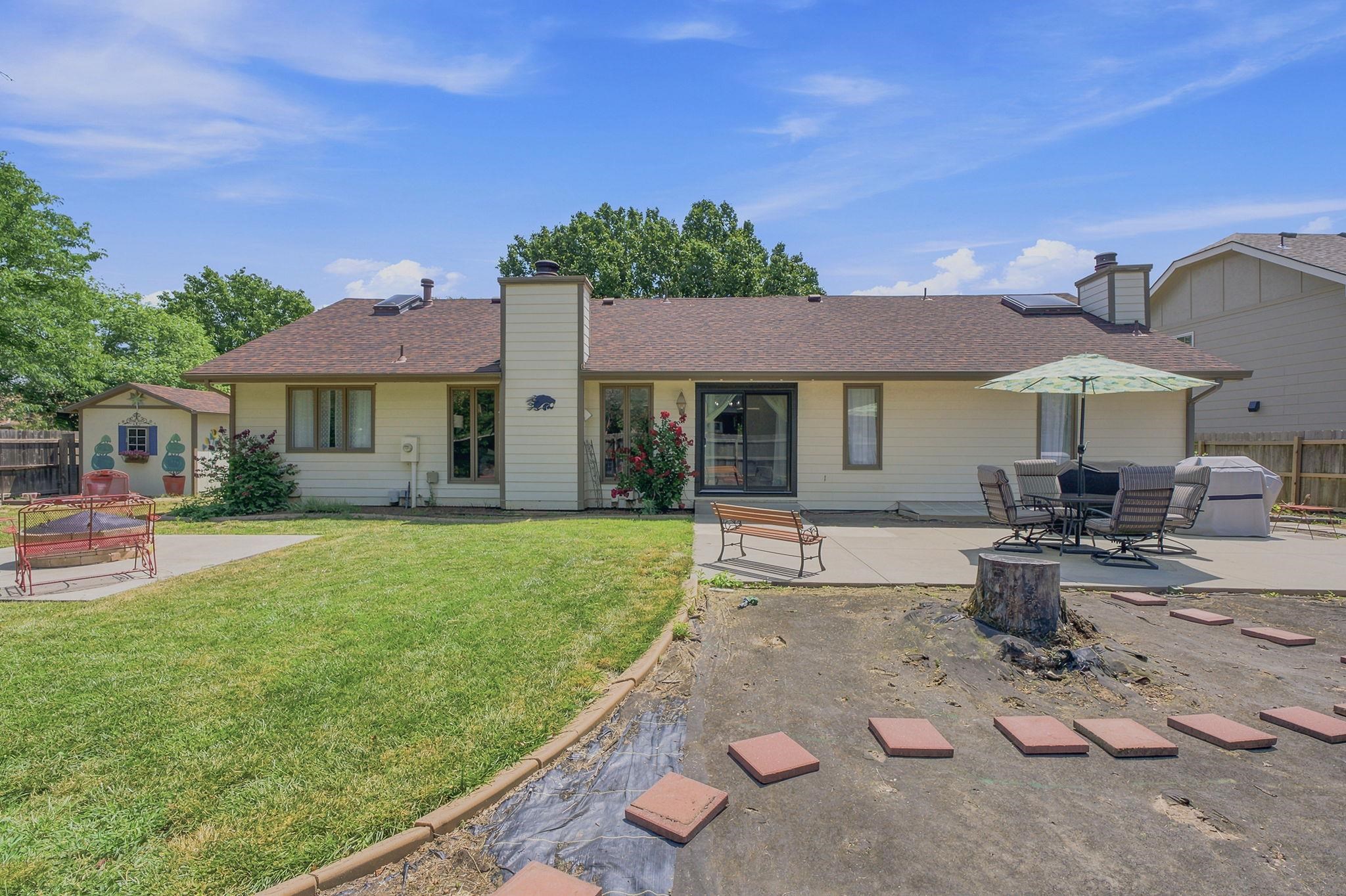 2471 N Winstead Cir Property Photo 33