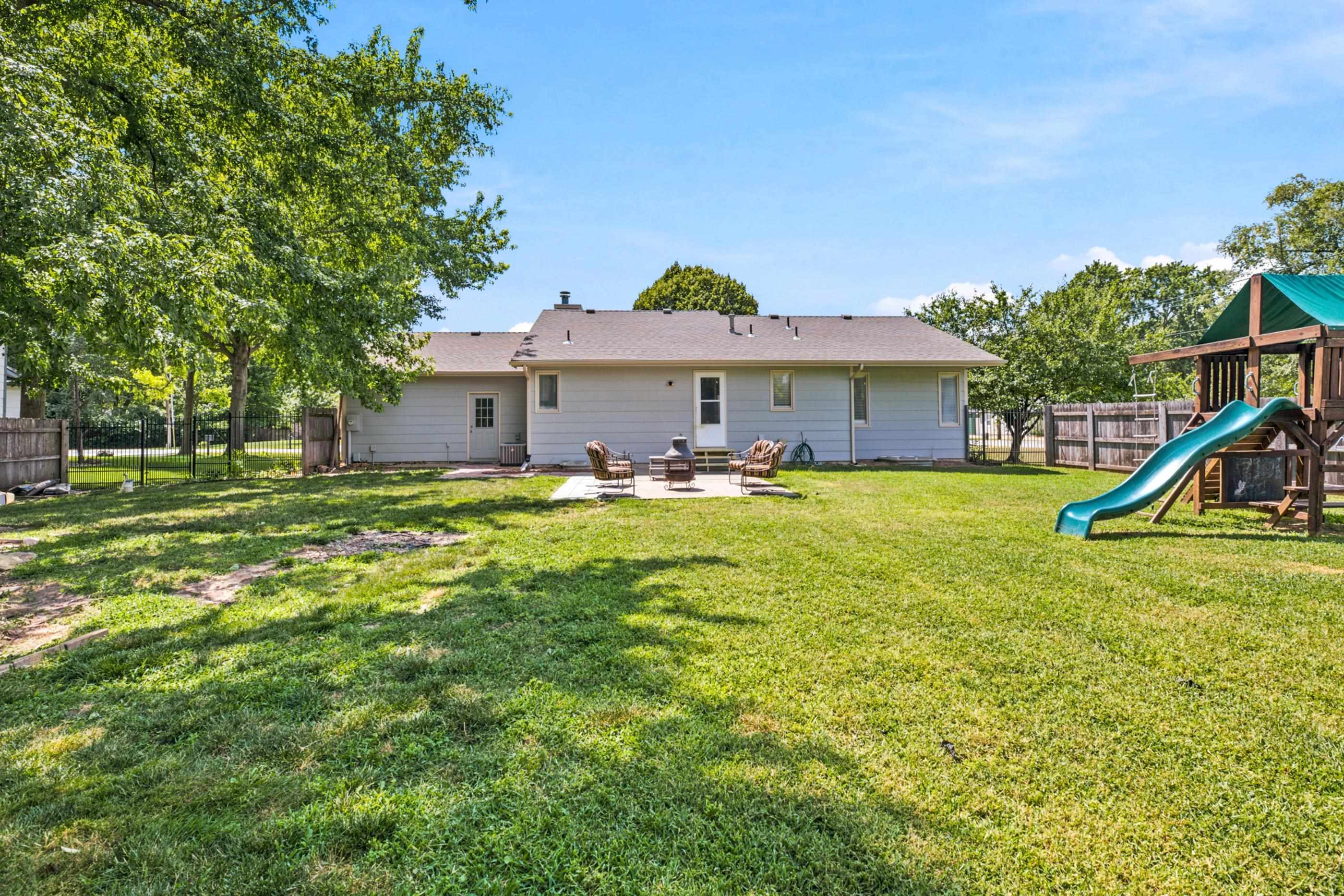 6156 N Sullivan Rd Property Photo 10