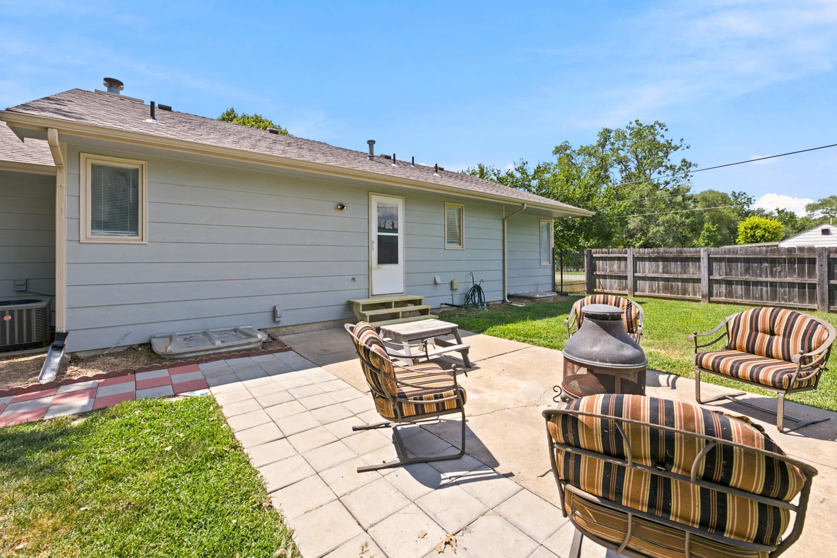 6156 N Sullivan Rd Property Photo 17