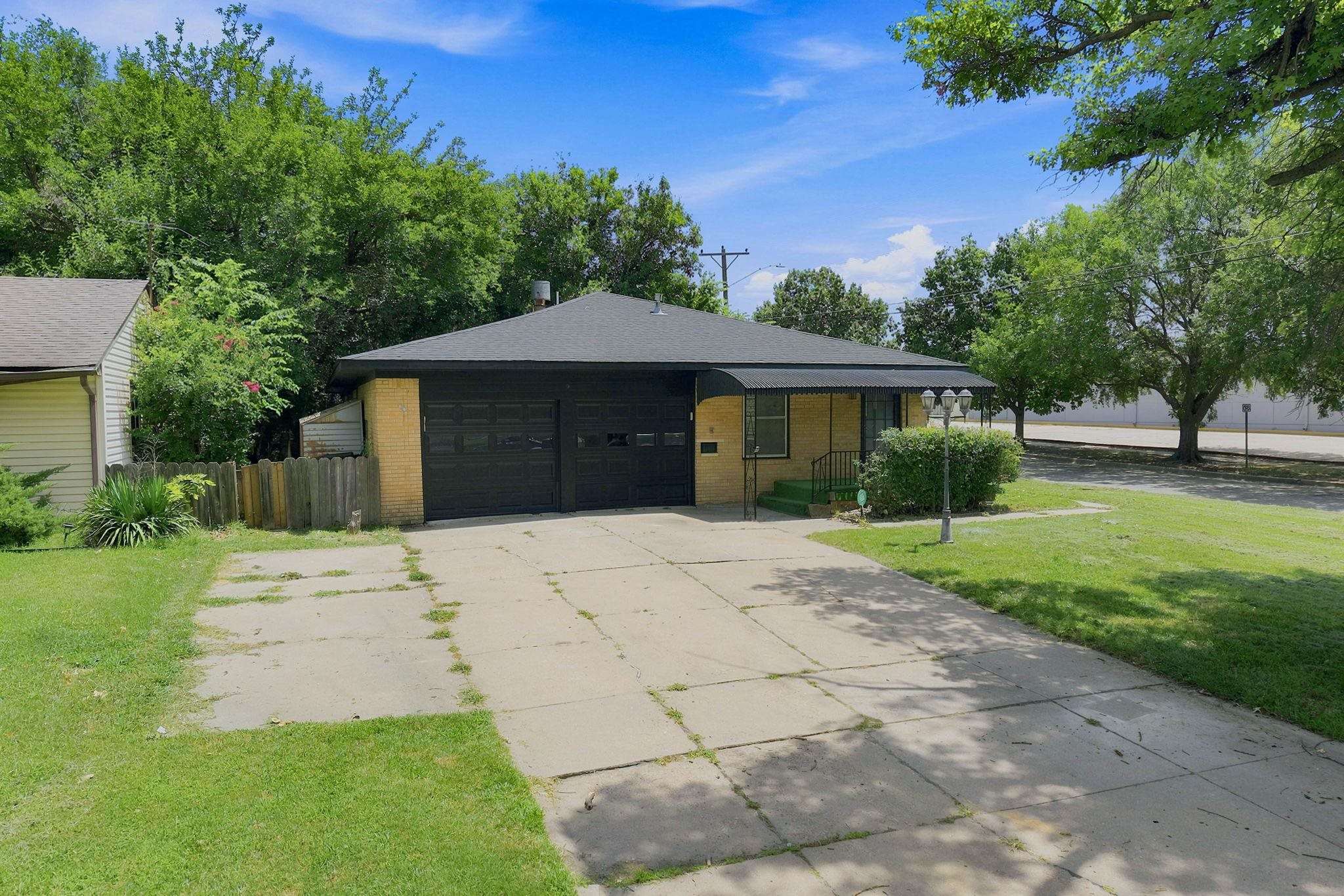 1502 Kenmar St Property Photo 3