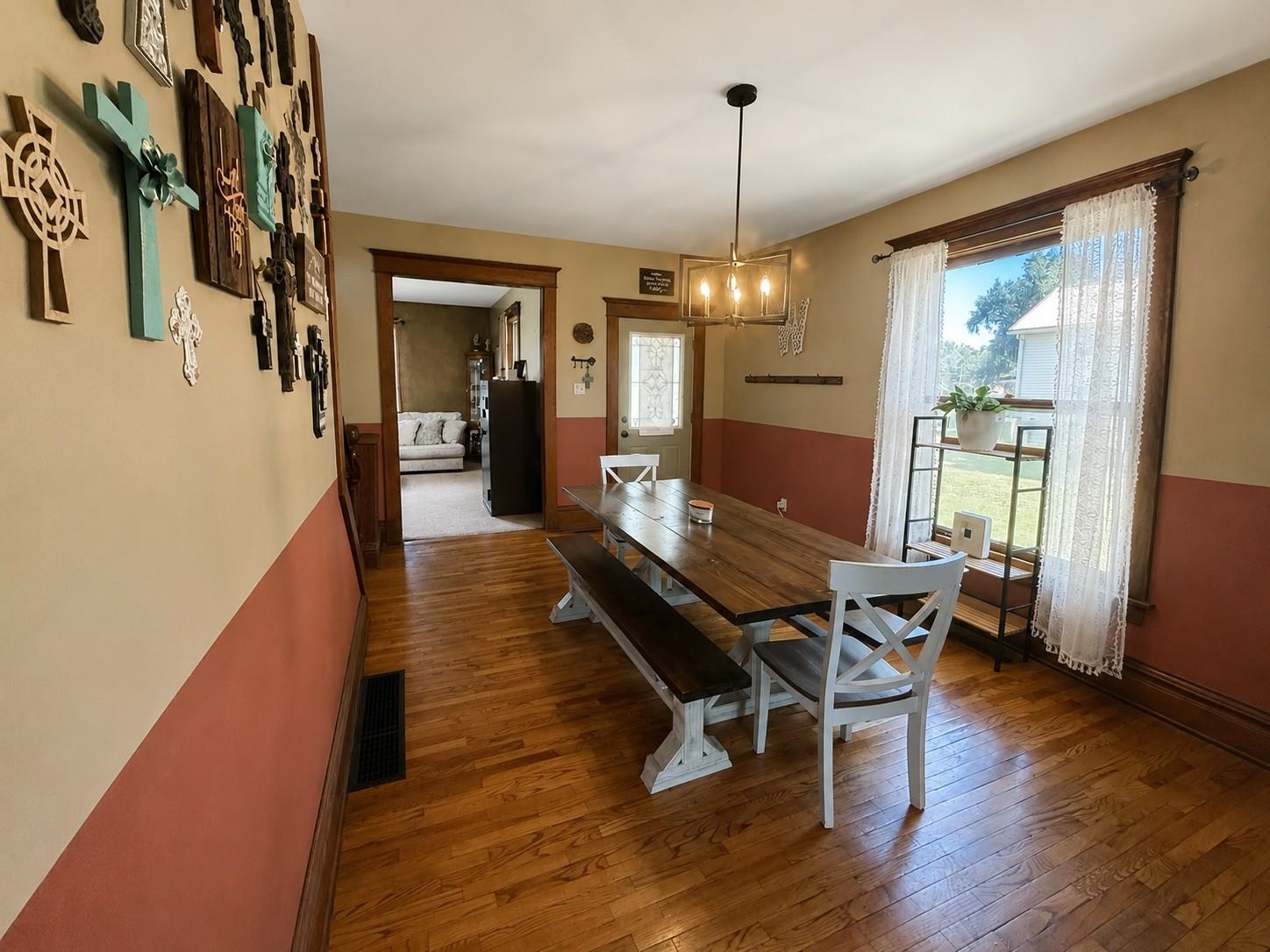 719 N Ottawa Property Photo 5