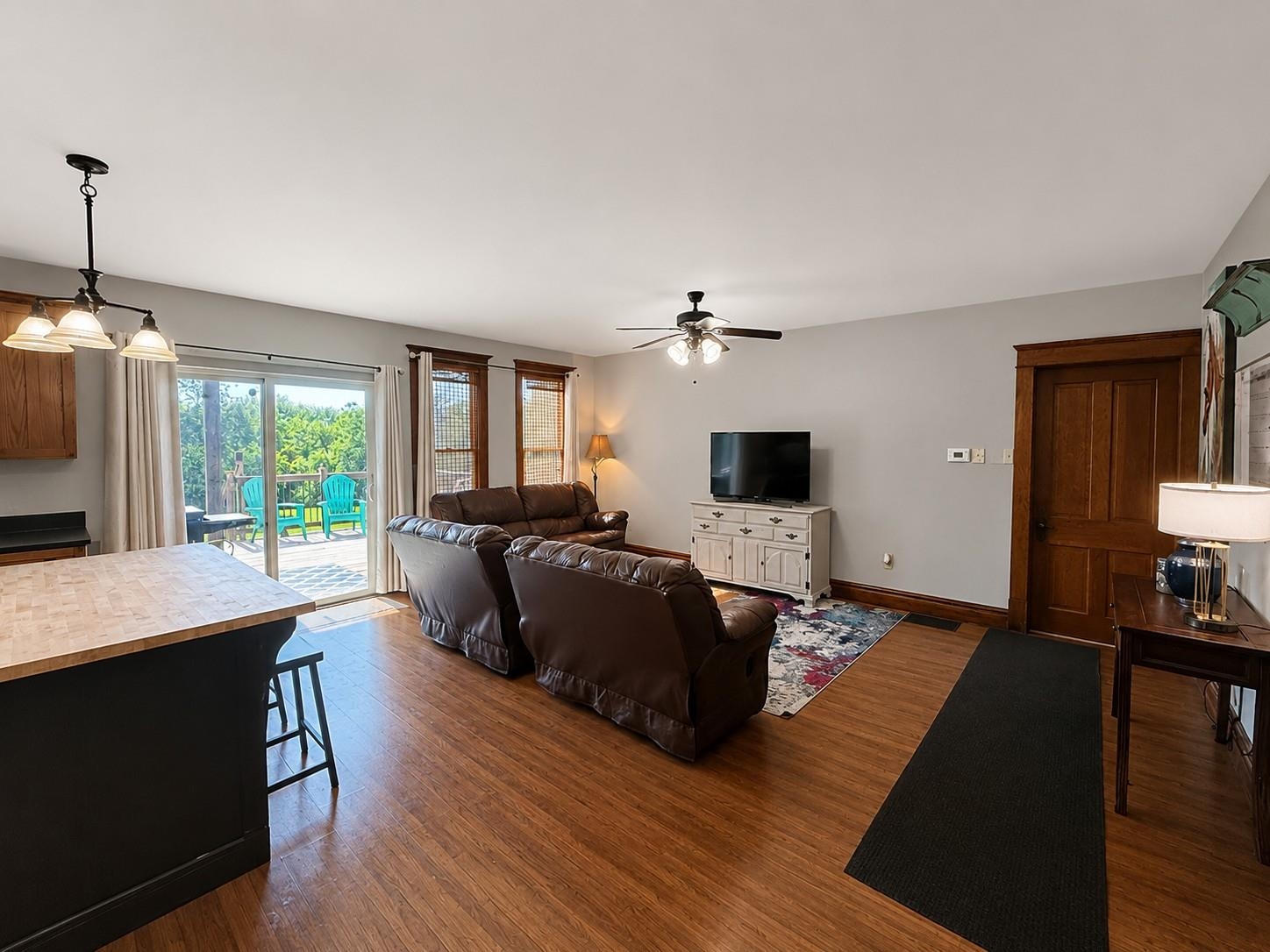 719 N Ottawa Property Photo 8