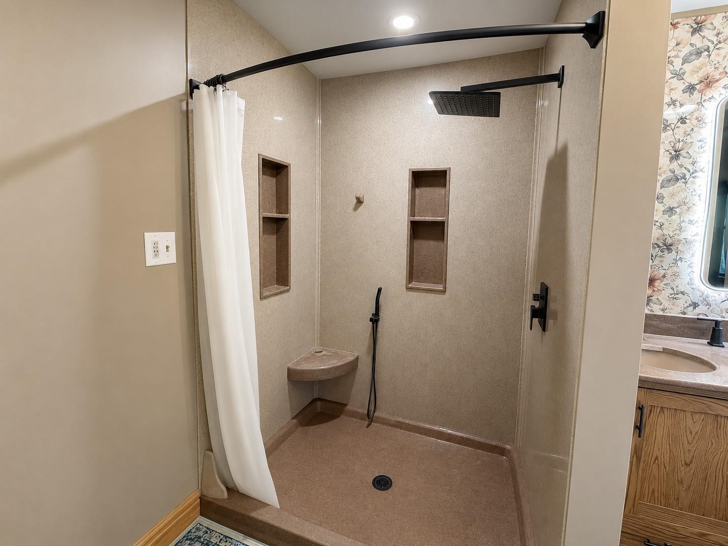 719 N Ottawa Property Photo 15