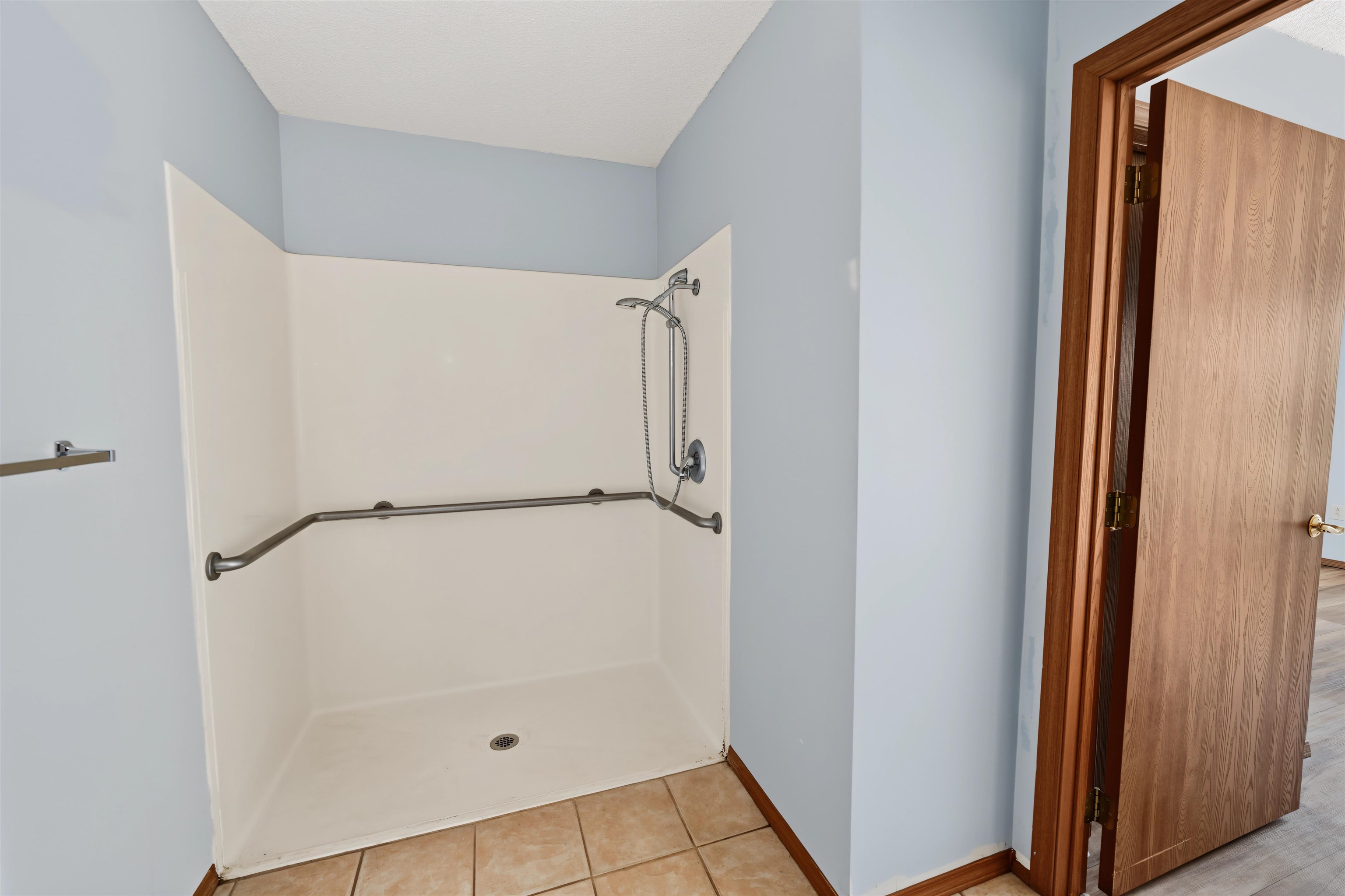 207 S Washington St Property Photo 18