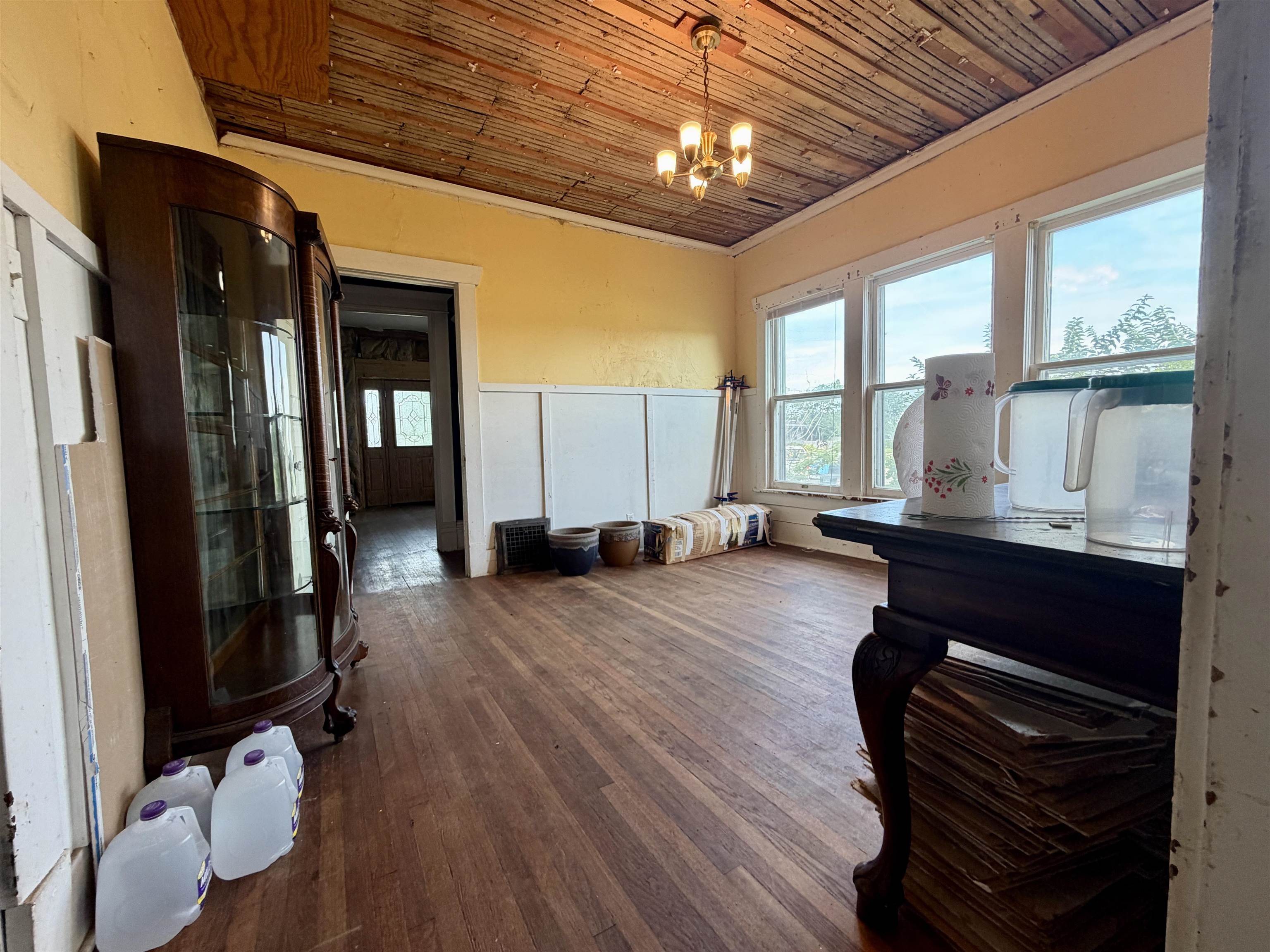 320 N Maple Property Photo 4