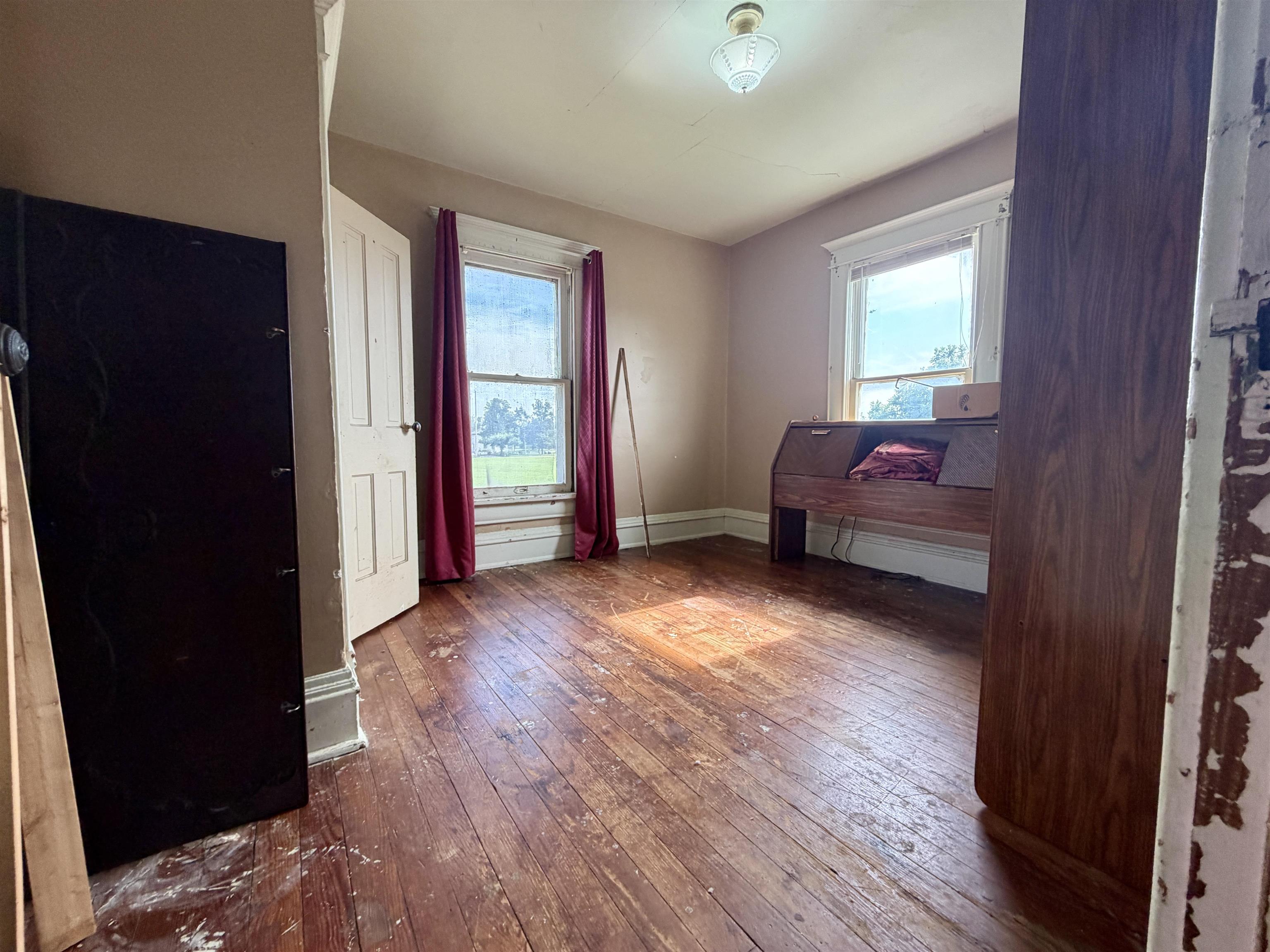 320 N Maple Property Photo 17