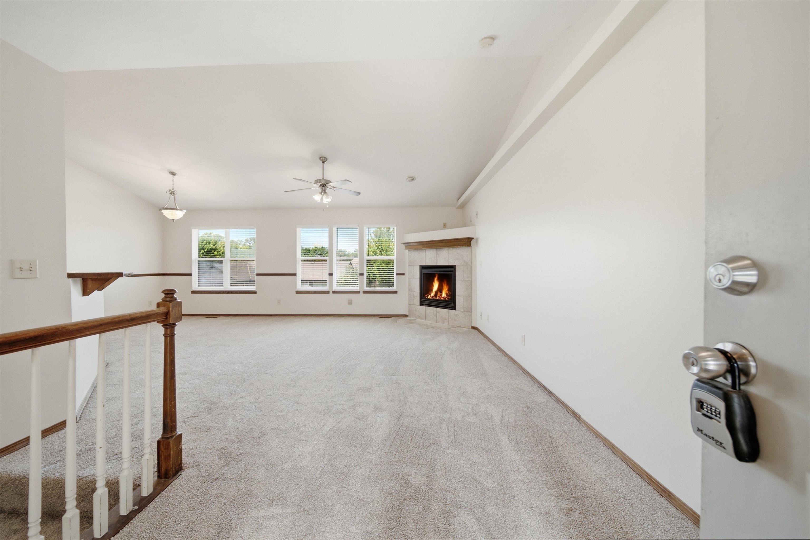 308 W Waterford Ct Property Photo 5