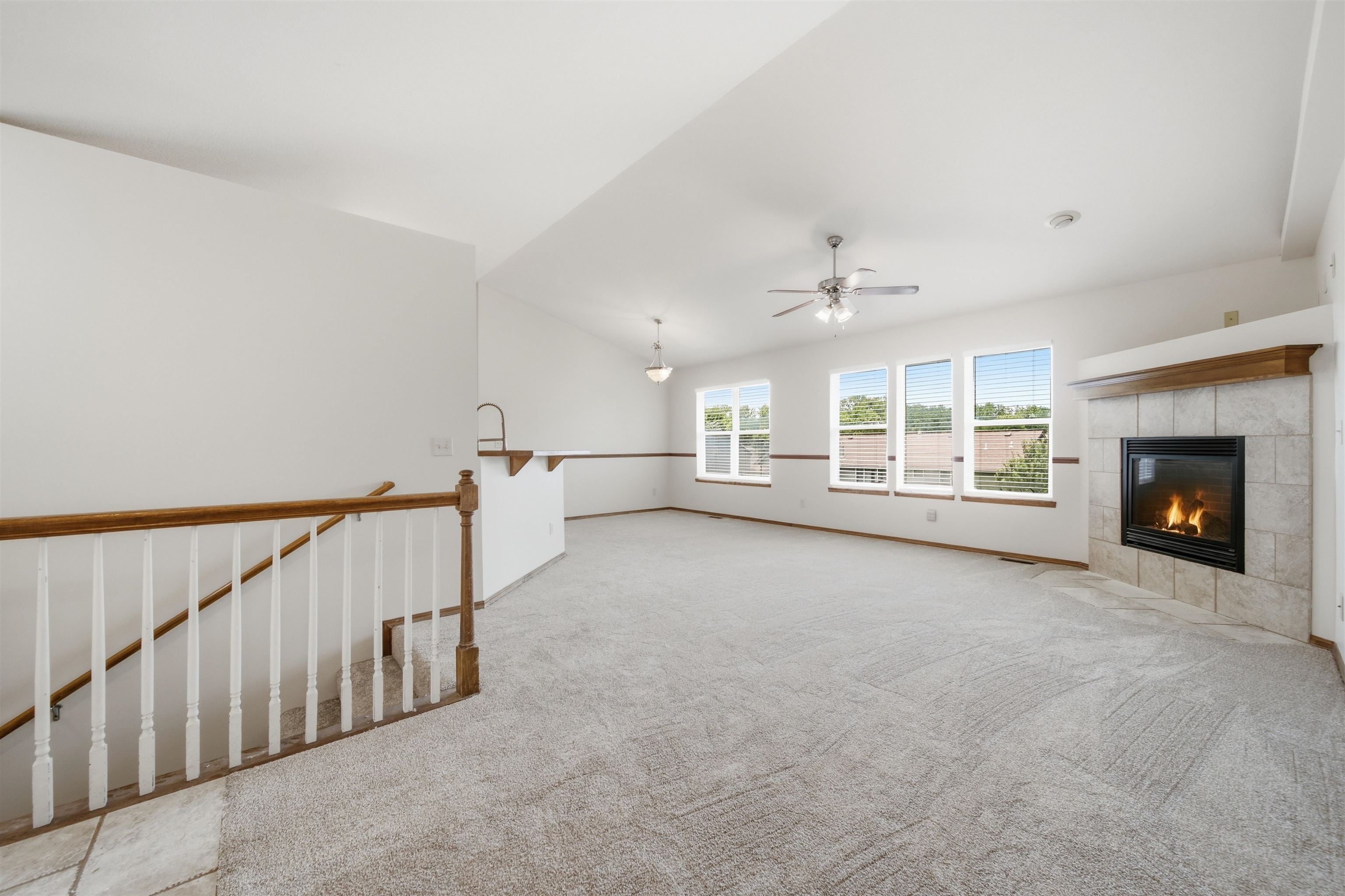 308 W Waterford Ct Property Photo 6
