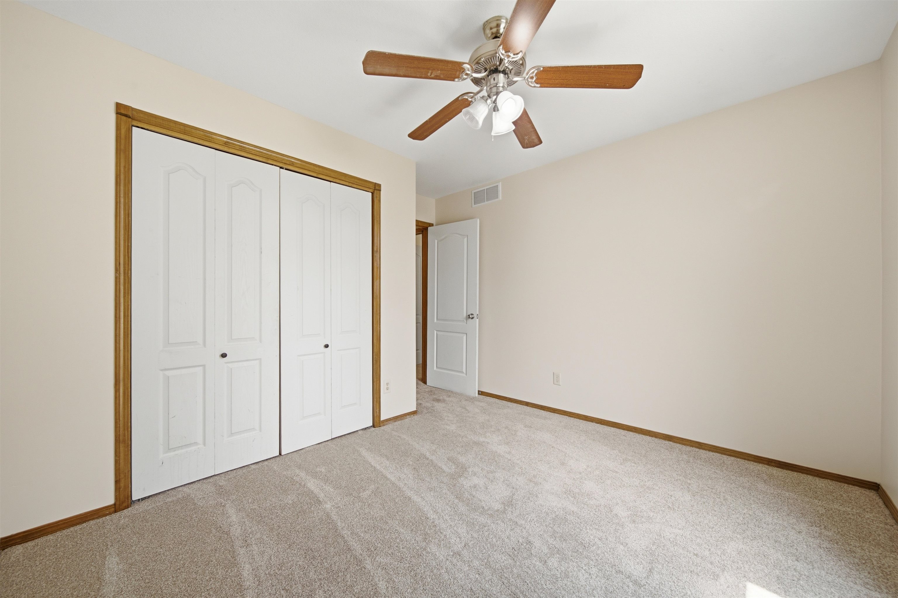 308 W Waterford Ct Property Photo 20
