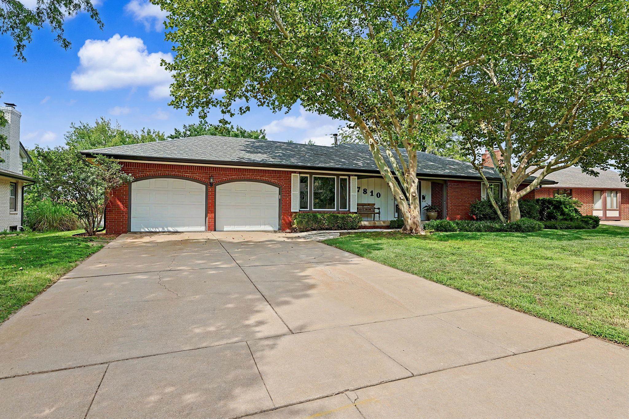 7810 E Pagent Ln Property Photo 2
