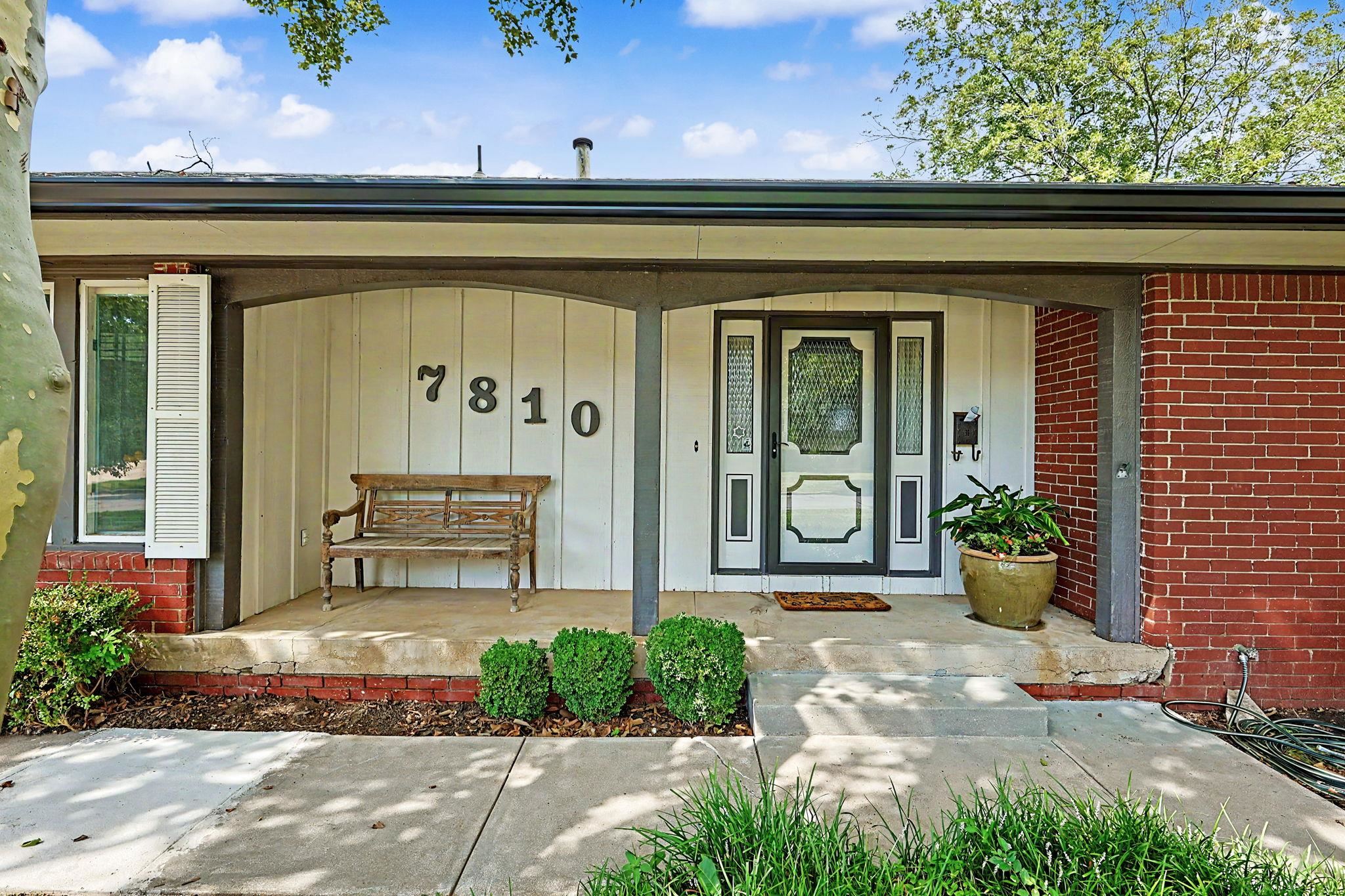 7810 E Pagent Ln Property Photo 3