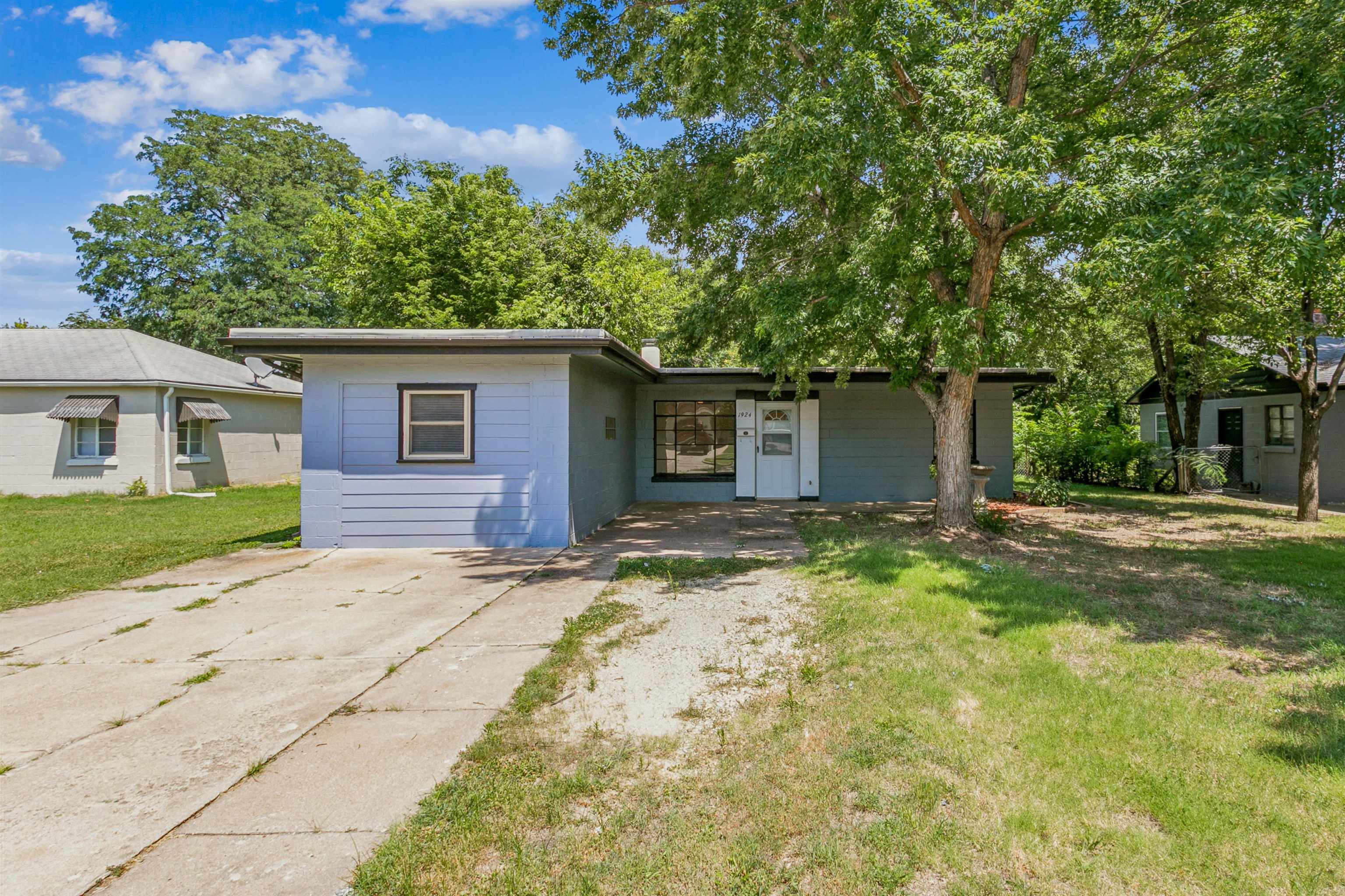 1924 S Fern Ave