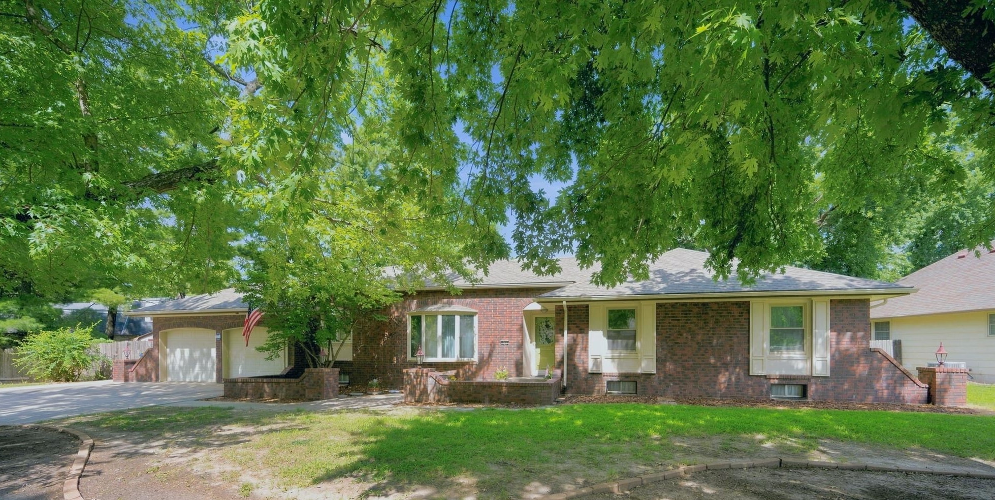 1135 N Patrick Henry St Property Photo 1