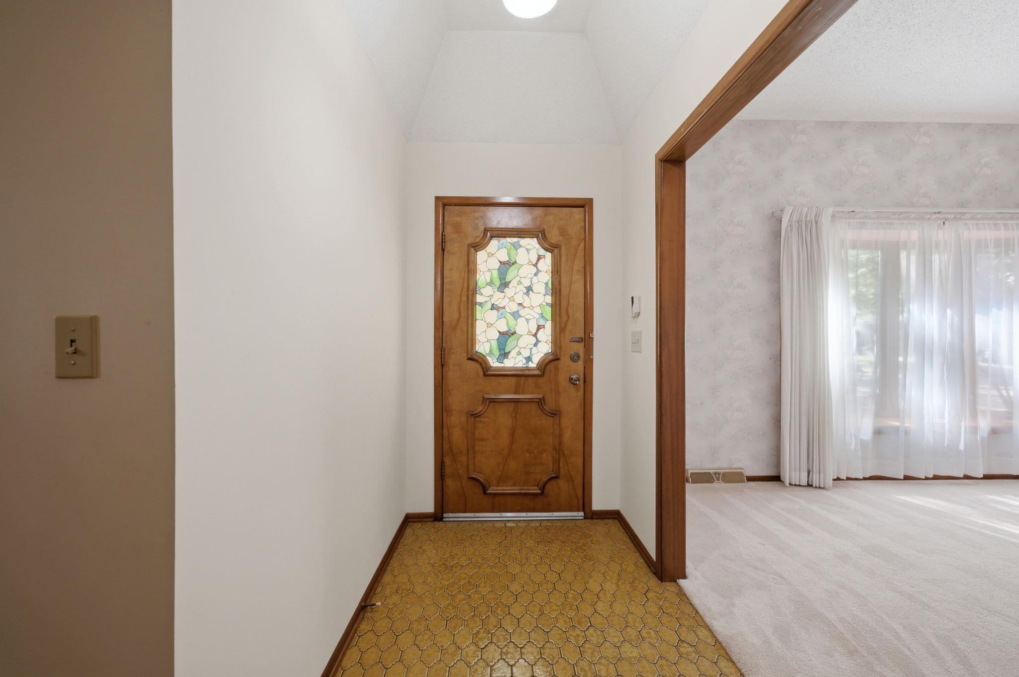 1135 N Patrick Henry St Property Photo 5