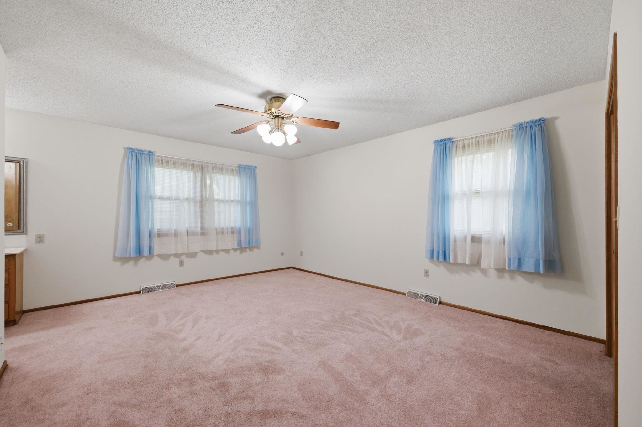 1135 N Patrick Henry St Property Photo 14